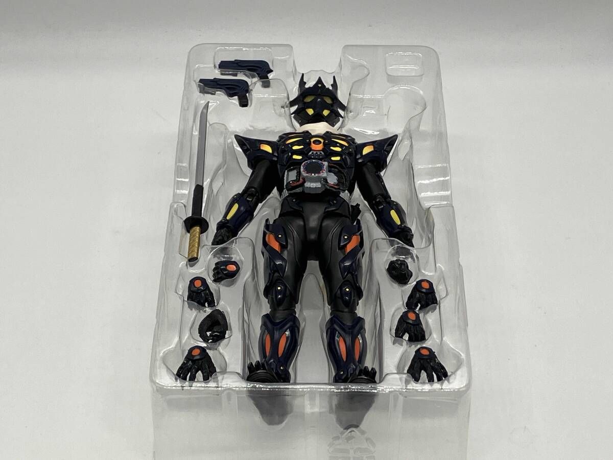 S.H.Figuarts 仮面ライダーブレイド キングフォーム S.H.Figuarts 仮面ライダードレッド零式 魂ウェブ商店限定 仮面
