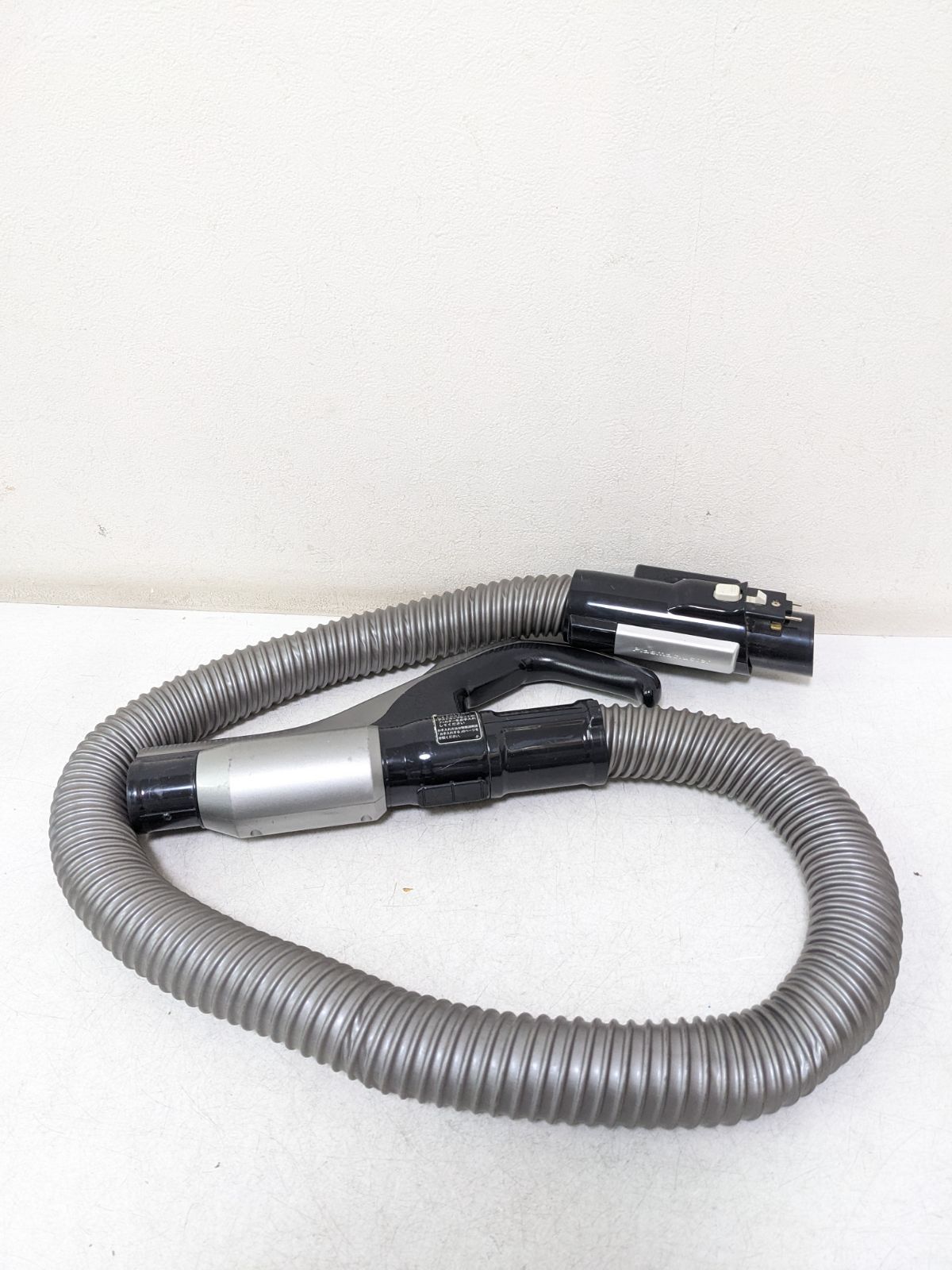 SHARP EC-VX220-P サイクロン式掃除機 2011年製 ヘッド無し - メルカリ