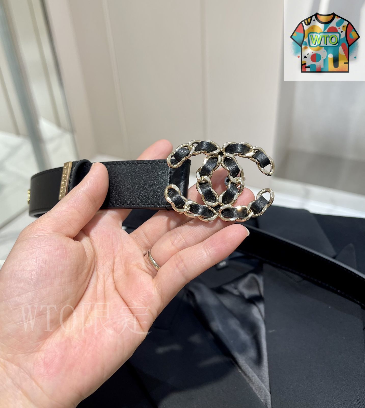 CHANEL クリスタル付きブラックベルト新品お安く出品してる為値下げは✖️ CHANEL クリスタル付きブラックベルト新品お安く出品してる為値下げは✖️