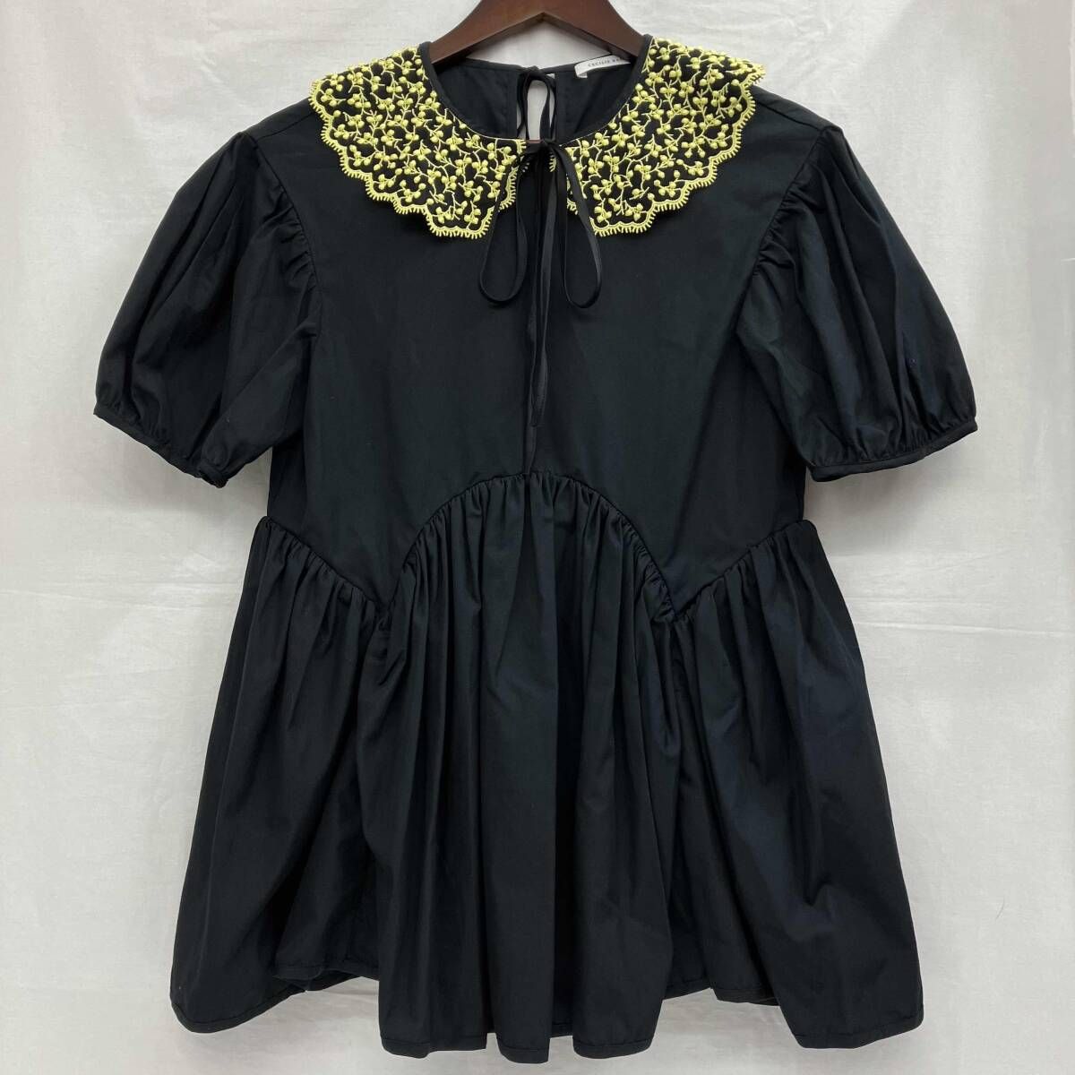 Cecilie Bahnsen ／セシリー バンセン／パフスリーブ衿元刺繍/半袖