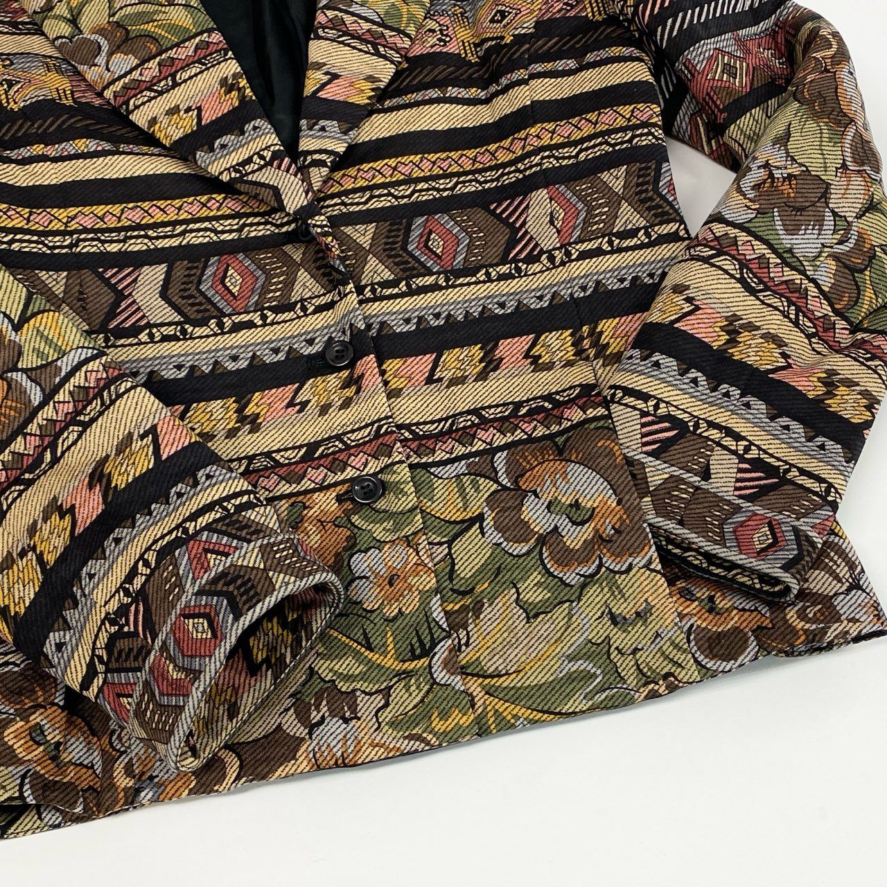 【大きいサイズ】レオナール　ジャケット　テーラード　花柄 大きいサイズ】レオナール ジャケット テーラード 花柄 極美品