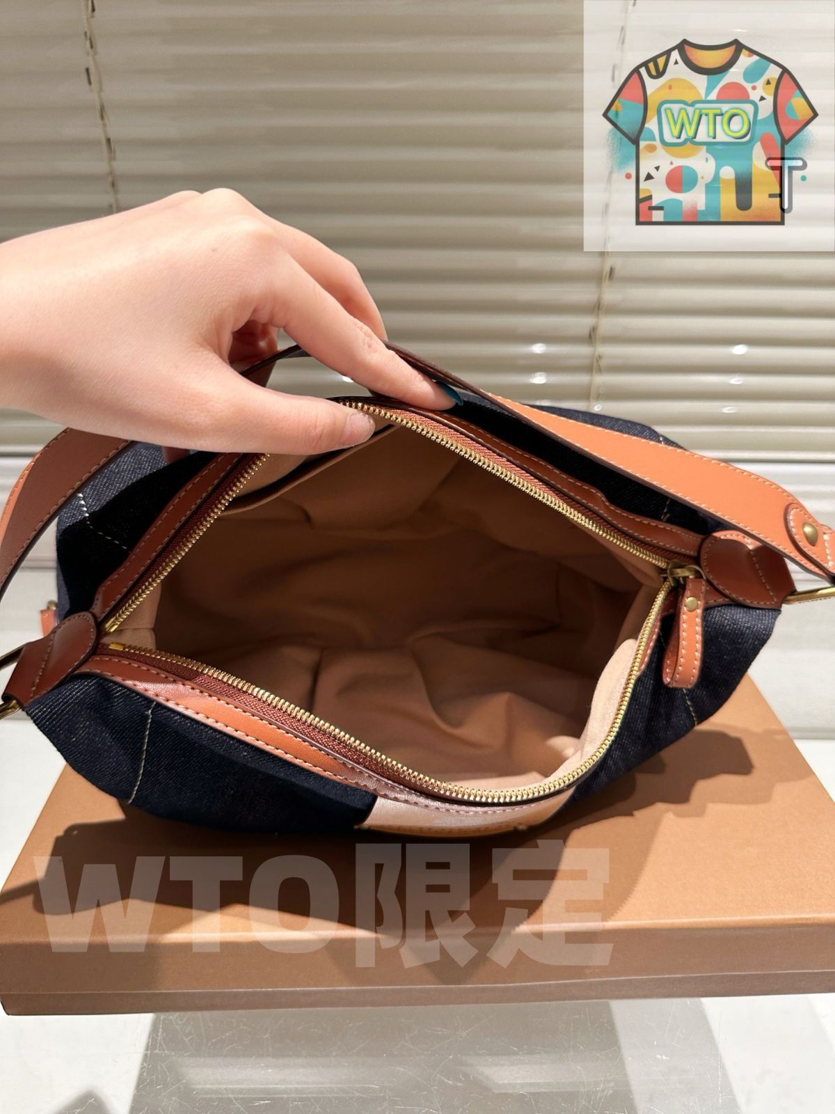 Burberry バーバリー ハンドバッグ TB スパンコール ノバチェック Burberry バーバリー ハンドバッグ TB スパンコール ノバチェック