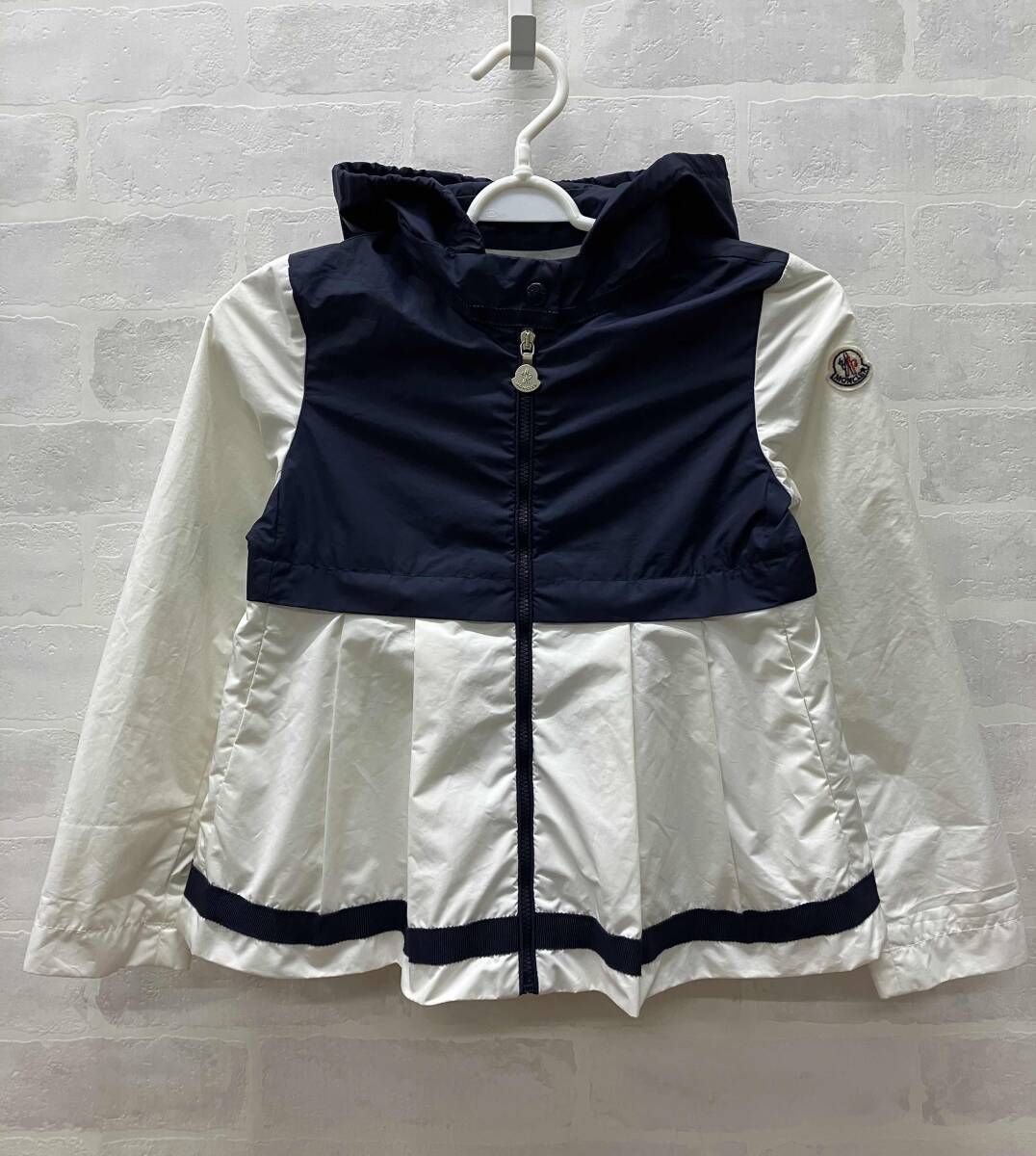 ☆キッズ MONCLER モンクレール フードつきナイロンジャケット