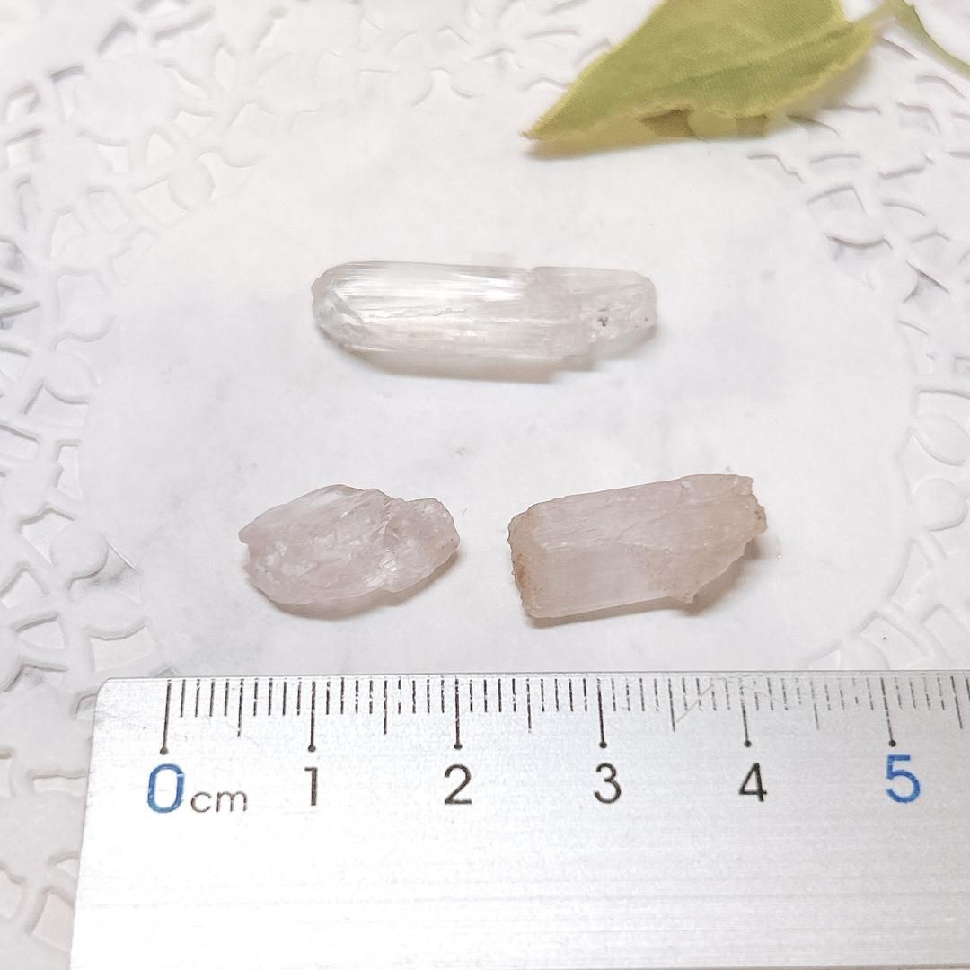 E16657】 クンツァイト リチア輝石 スポジュメン 天然石 鉱物 原石