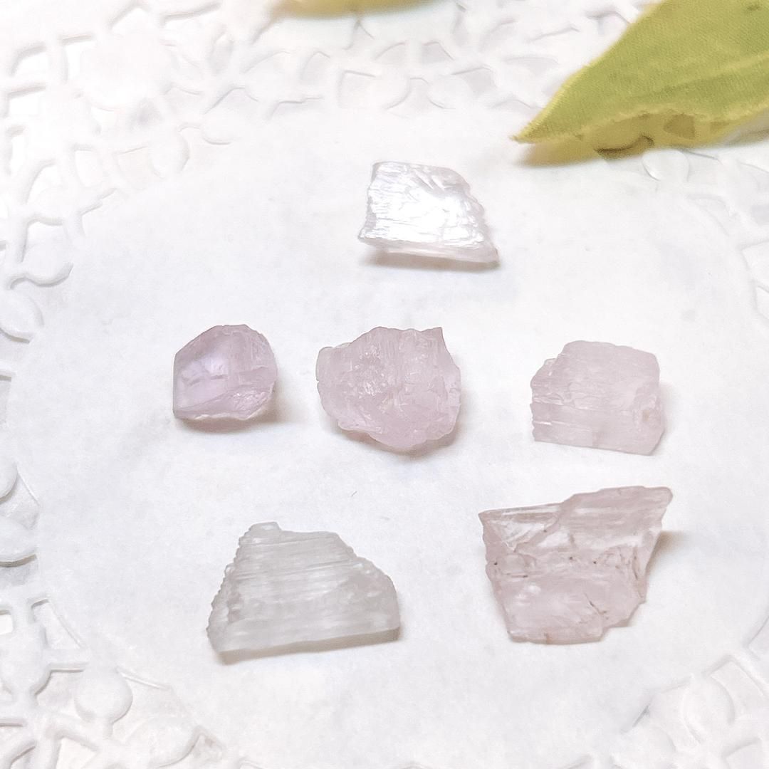 E16658】 クンツァイト リチア輝石 スポジュメン 天然石 鉱物 原石