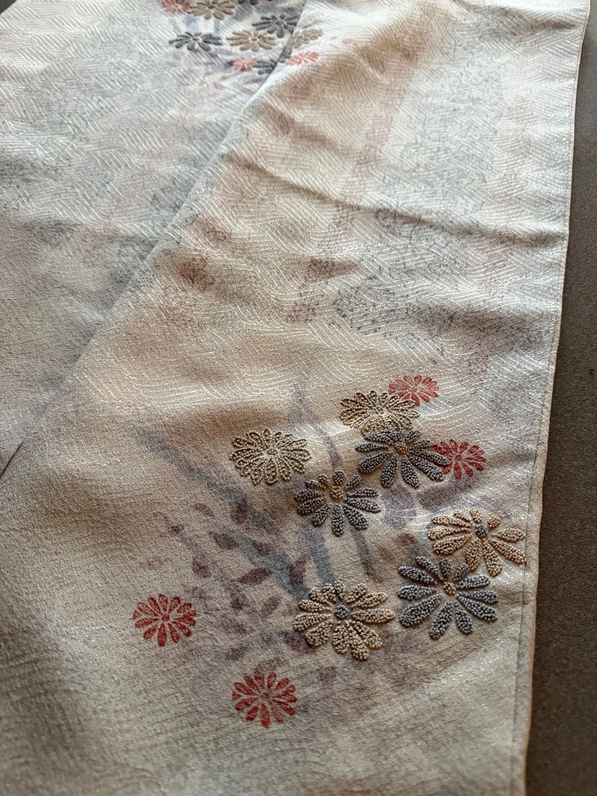 着物　袷　付下げ　相良刺繍　白地 着物 袷 付下げ 相良刺繍 白地 - メルカリ