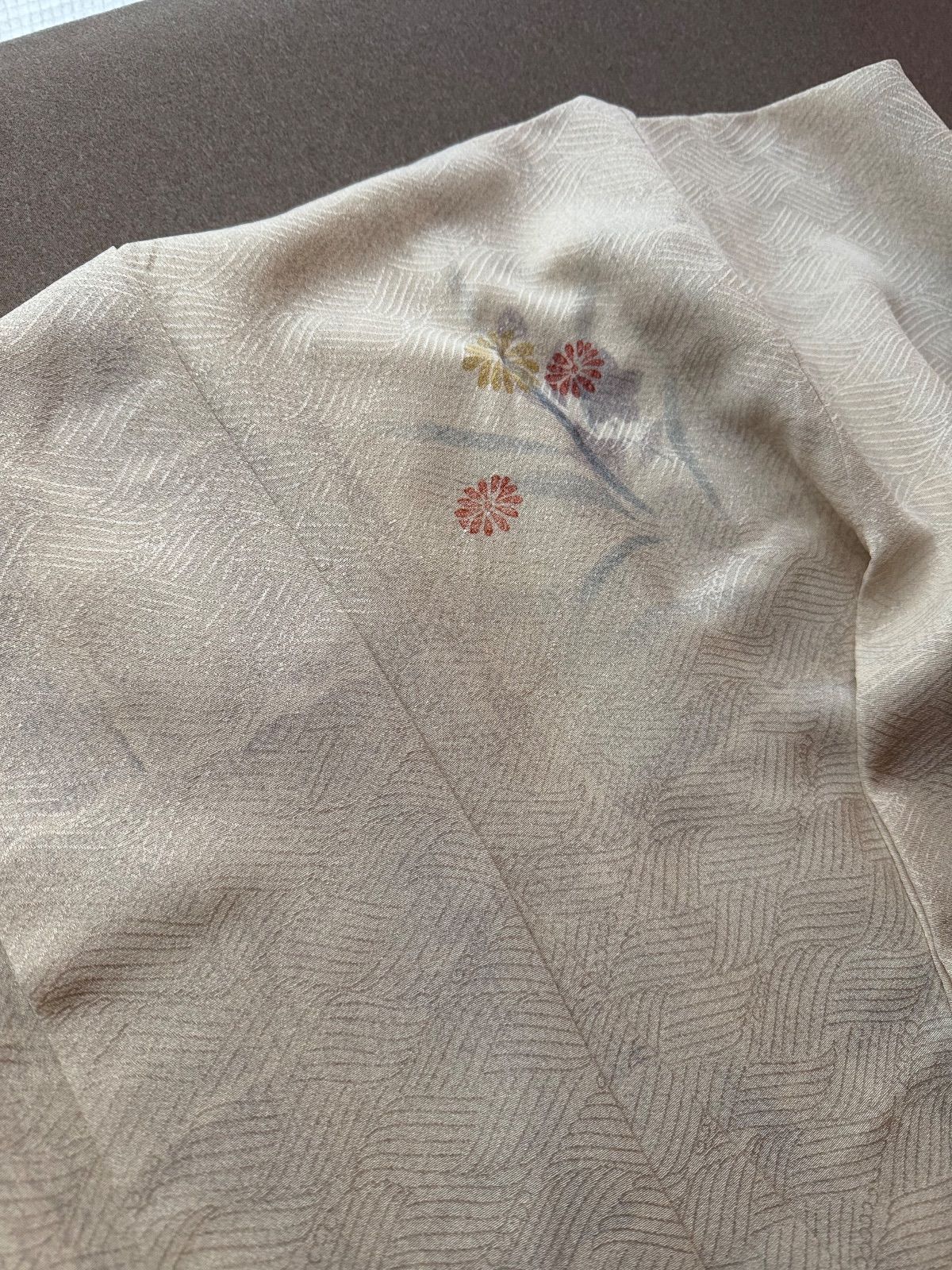 着物 袷 付下げ 相良刺繍 白地 - メルカリ