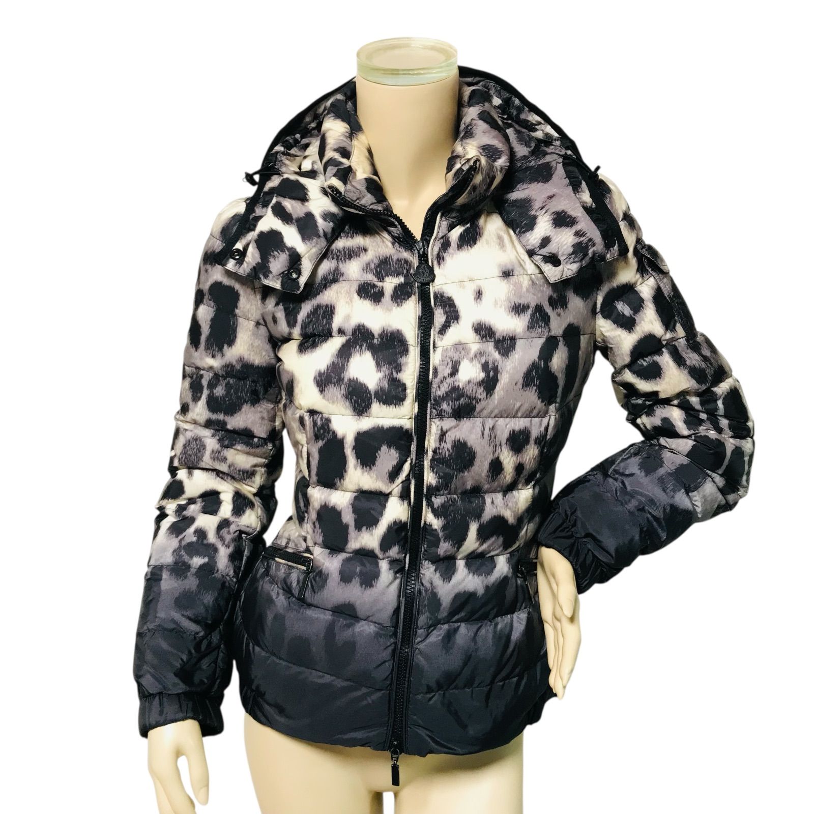 MONCLER モンクレール SABY ダウンジャケット レオパード レディース 美品☆MONCLER・モンクレール SABY レディース ブランドアイコン