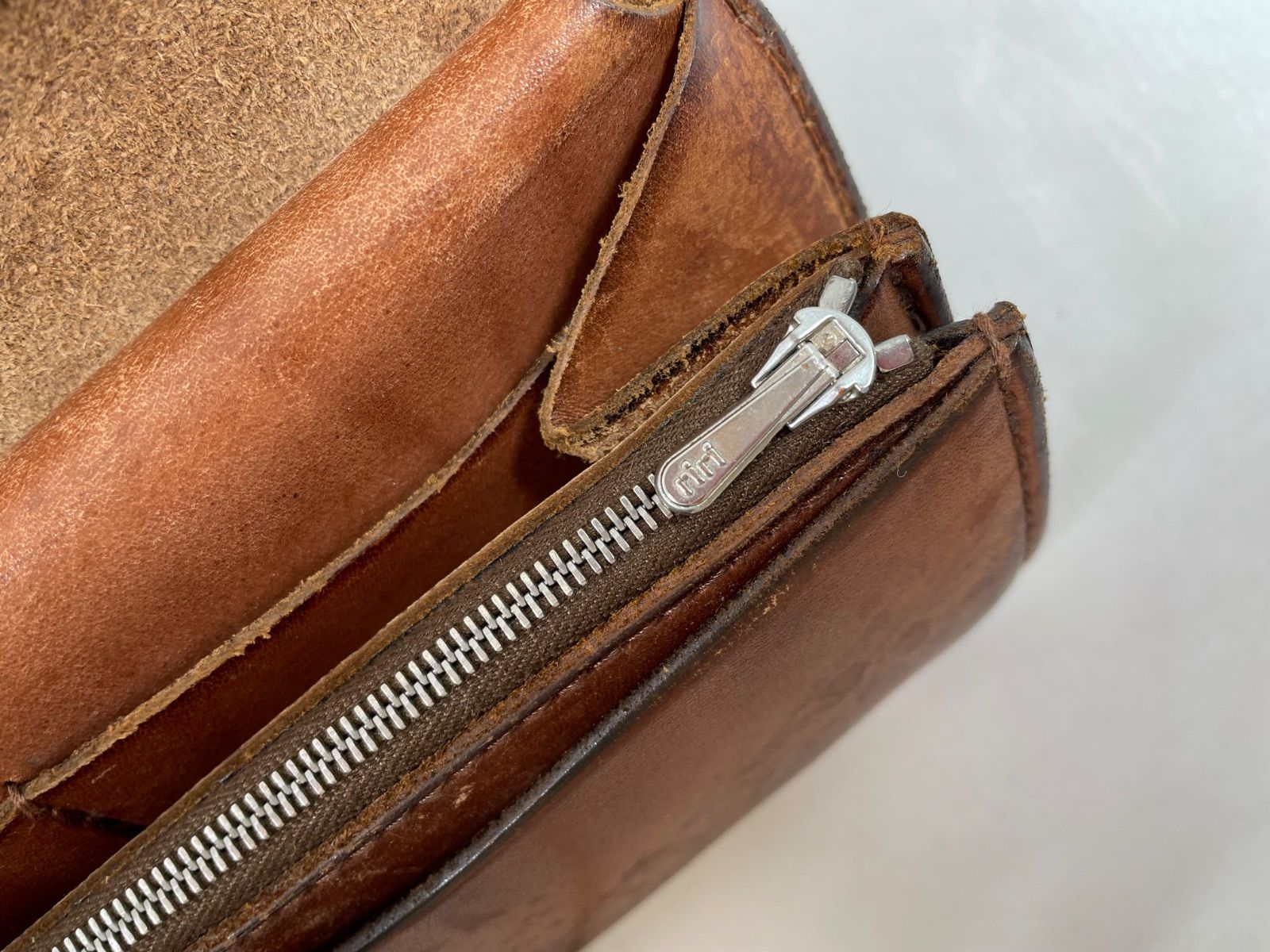 A2096・ゴローズ Goro's 長財布 中古品 ※ファスナー取手部品カケあり