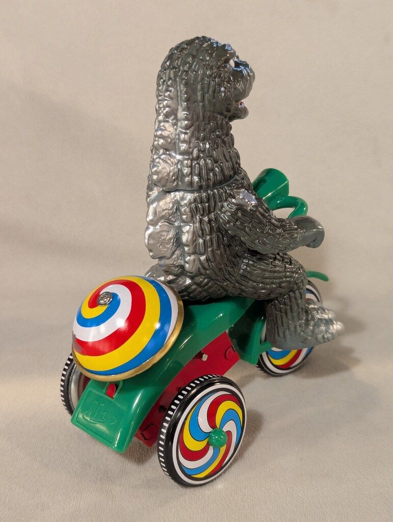 M1号 ニセゴジラ三輪車 - メルカリ
