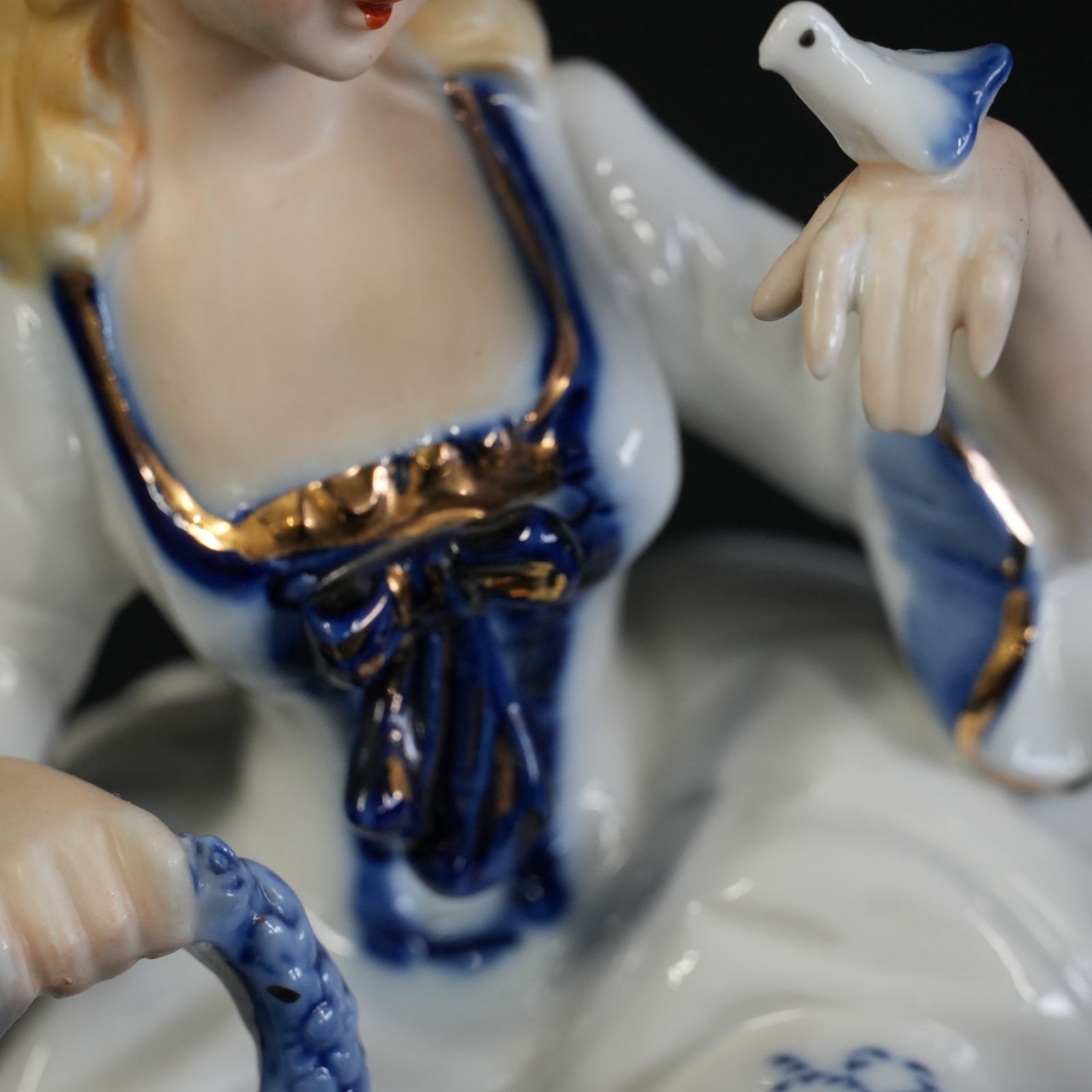 IM] 陶器置物 フィギュリン 貴婦人像 高さ22.5cm 現状品 - メルカリ