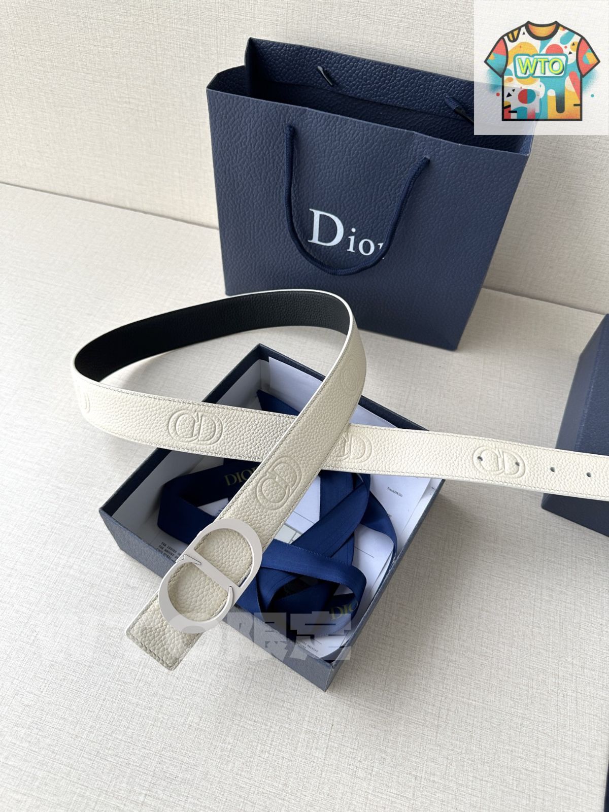 今日特価】Dior CD Icon レッドマット塗装ベルトバックルセット - メルカリ