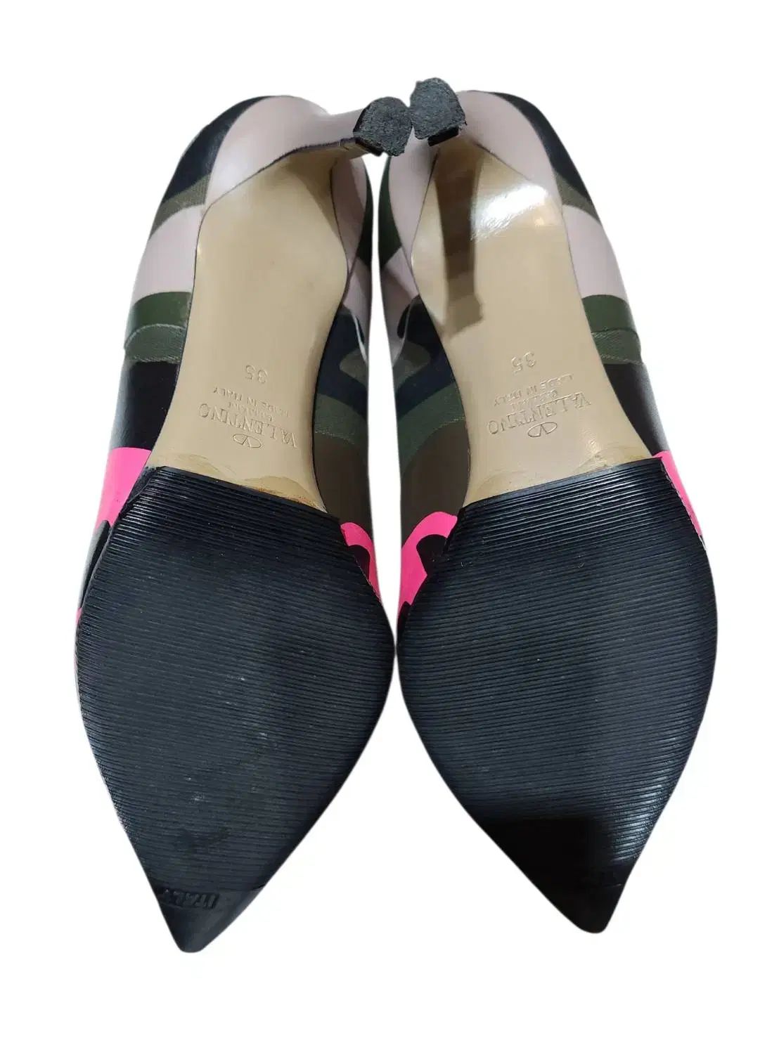 ヴァレンティノ ロックスタッズパンプス　35 美品 VALENTINO ロックスタッズ パンプス 黒 35.5 22.5