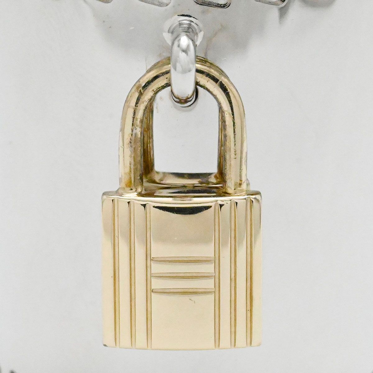 未使用に近い エルメス スカーフリング ケリー カデナ 南京錠 22号