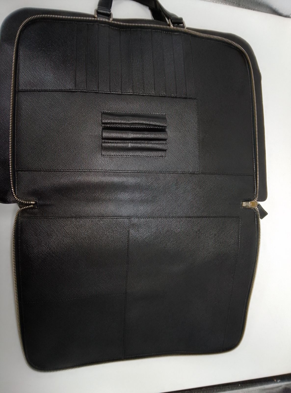 五味様 プラダ 伊勢丹購入 サフィアーノ ブリーフケース ビジネスバッグ 男女 APB06 プラダ サフィアーノ ビジネスバッグ ブリーフケース シルバー