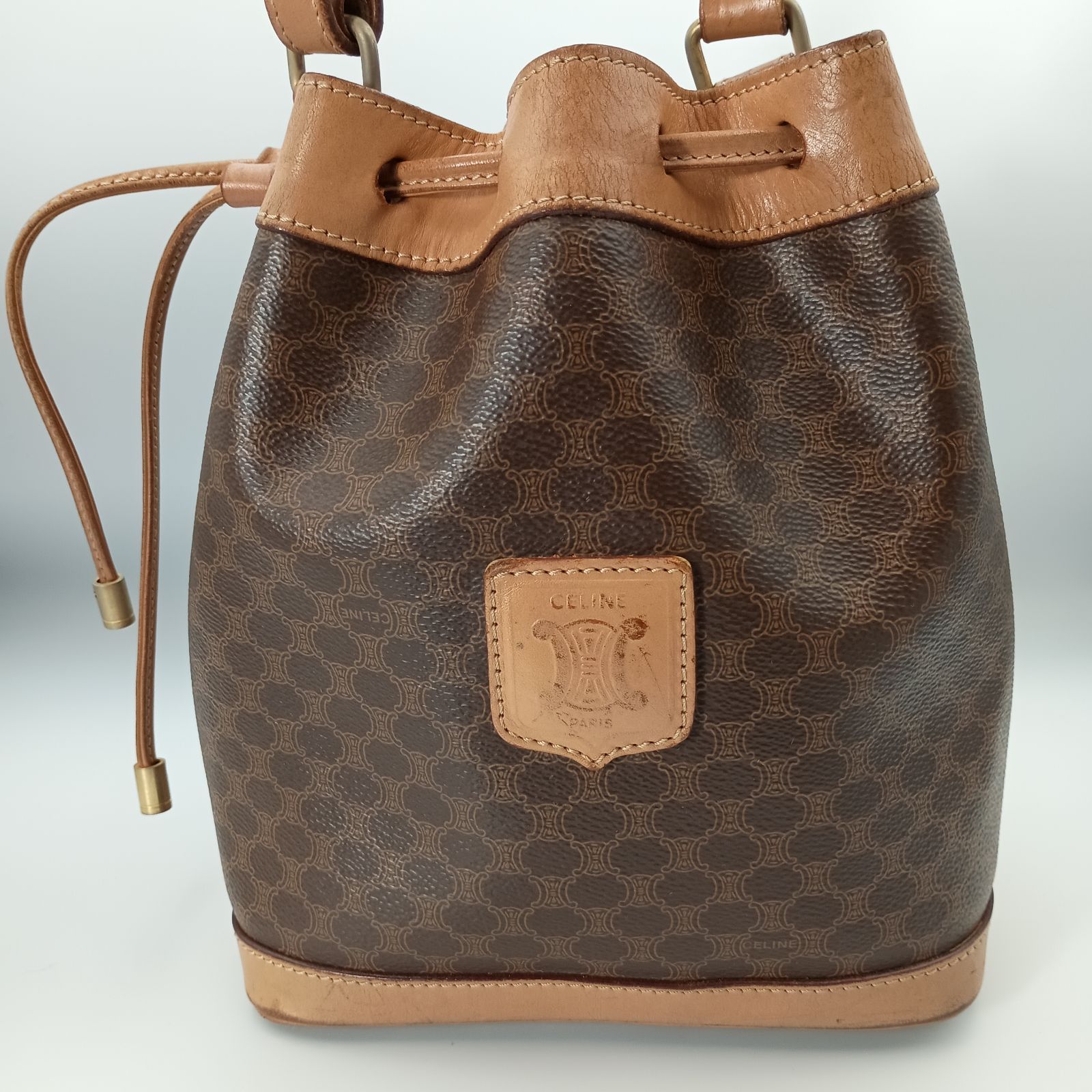 本日限定価格　セリーヌ　ショルダーバッグ　巾着　マカダム　トリオンフ　レザー celine セリーヌ 巾着 ショルダーバッグ マカダム トリオンフ レザー