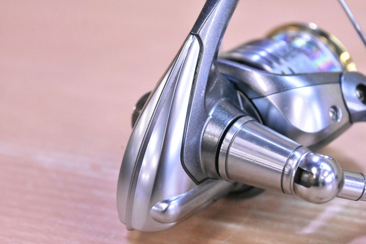 SHIMANO TWIN POWER 2000 スピニングリール SHIMANO TWIN POWER 2000 スピニングリール