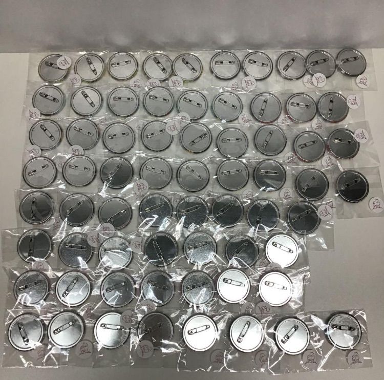ヒューマンバグ大学 缶バッジ オンラインガチャ E賞 - メルカリ