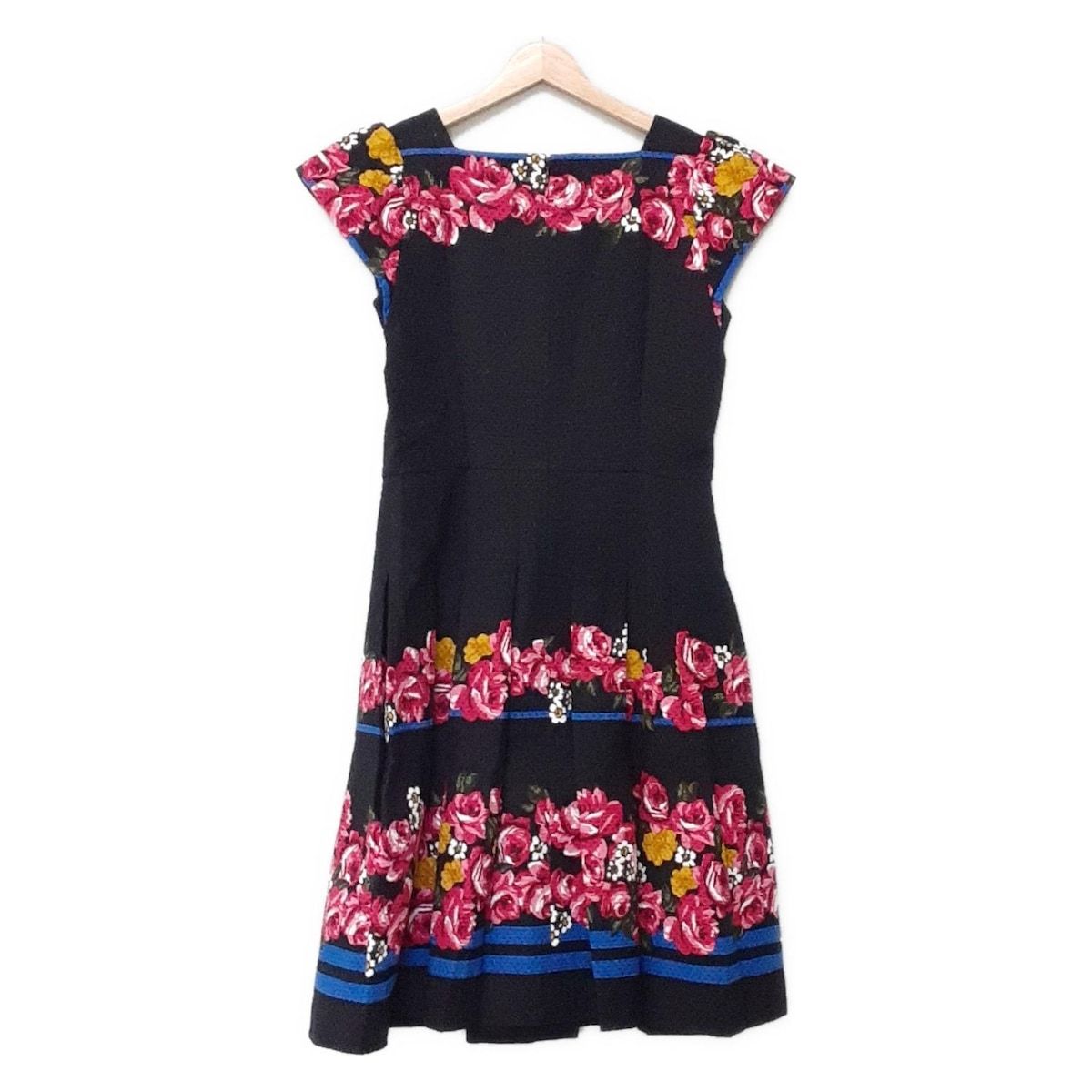 【現行タグ美品】M’S GRACY フレアワンピース　40 L 花柄　ブラック M'S GRACY(エムズグレイシー) ワンピース サイズ40 M レディース美品