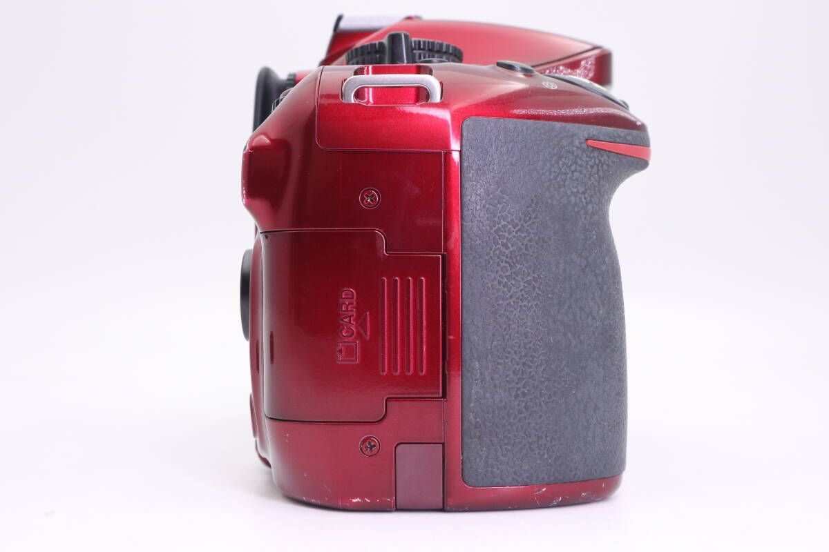 シャッター回数: 12,945回 Nikon D5200 ニコン デジタル一眼 レッド