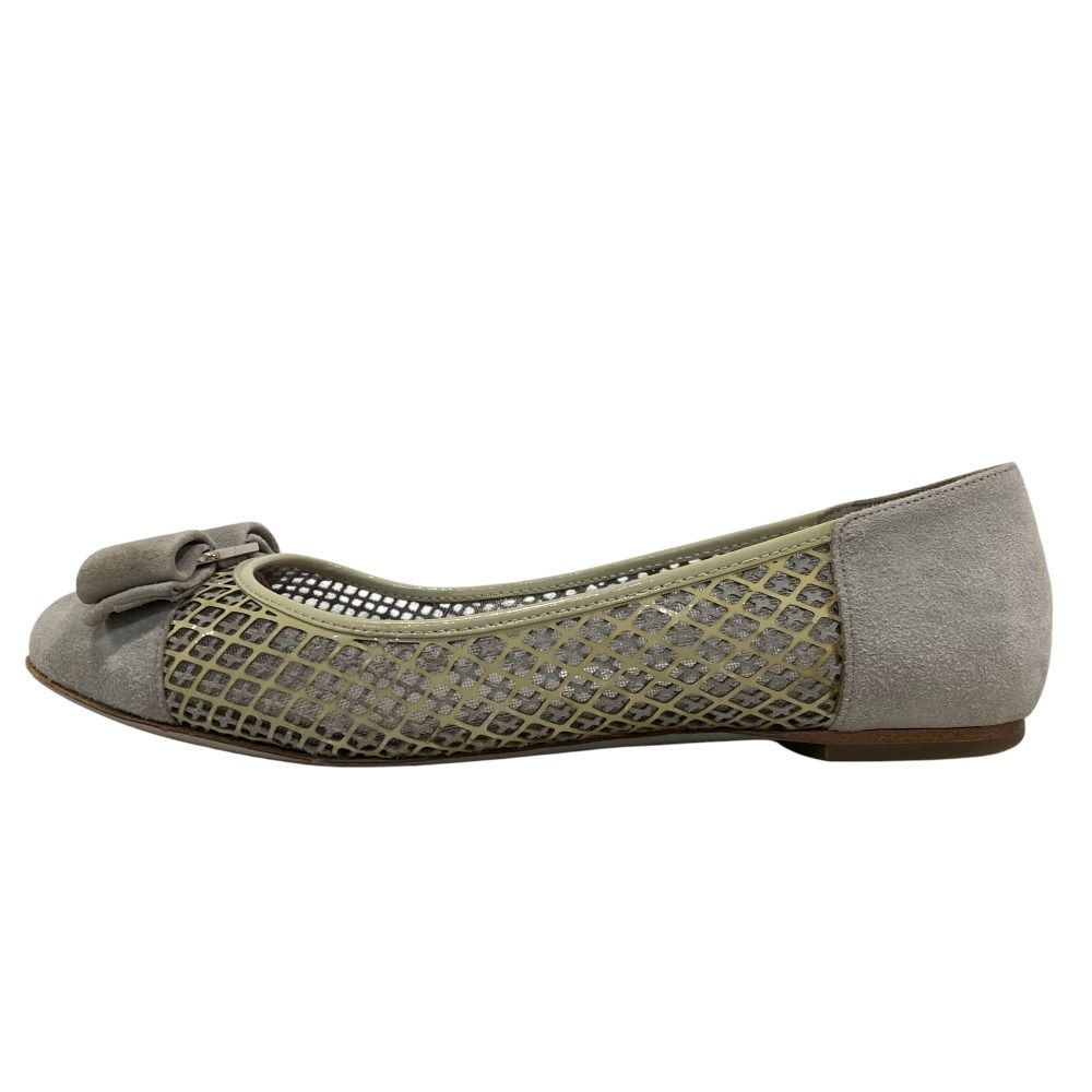 Salvatore Ferragamoリボン付きグレーのパンプス 美品 Salvatore Ferragamo サルヴァトーレフェラガモ ヴァラリボン