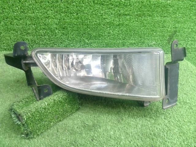コルト UA-Z25A 右フォグランプ 4G19 X08   MN105954