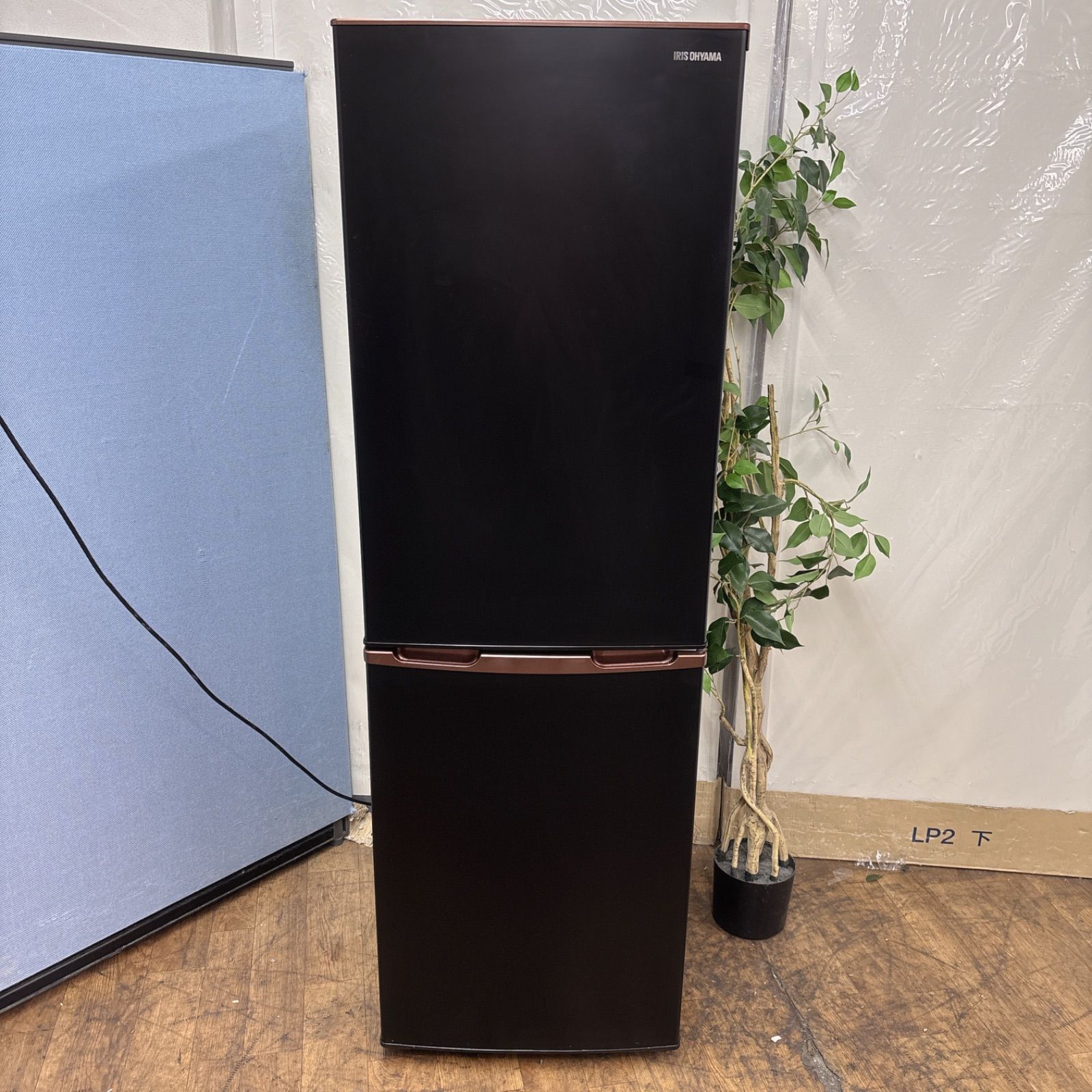 名古屋市近郊限定送料設置無料 2022年製アイリスオーヤマ冷蔵庫162L I352 🌈 名古屋市近郊配送設置無料！ 人気のブラック♪ アイリス