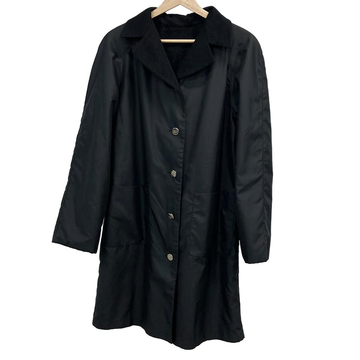 Salvatore Ferragamo フード付きコート サイズ42 黒 Salvatore Ferragamo フード付きコート サイズ42 黒 Salvatore