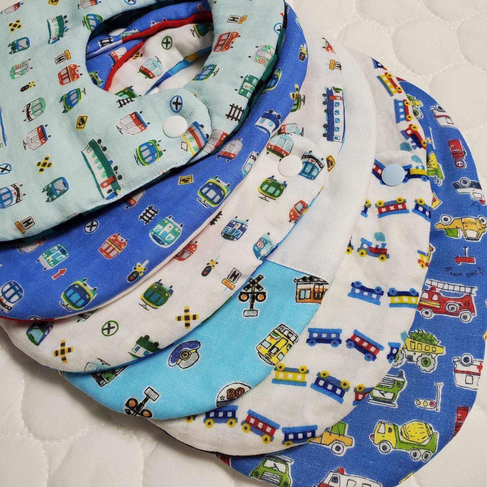 ふわふわたまご型スタイ 6枚セット お得な6枚組 乗り物 男の子 横