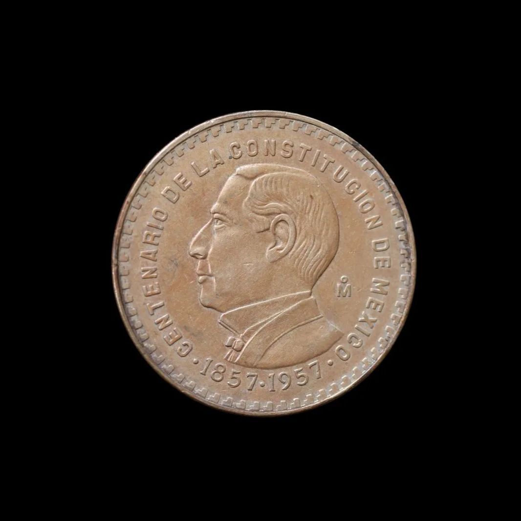 3287【メキシコ】1ペソ　バイメタル硬貨　　古銭　600枚セット MEXICO メキシコ Peso ペソ 1957年 記念硬貨 コイン 銀貨 製造枚数