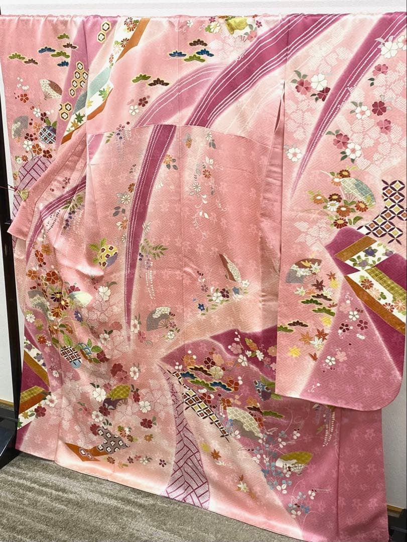 千總謹製 落款入 銀通し 金駒 金彩 紋意匠 杜若 鴛鴦 正絹 パールトーン加工 千總謹製 落款入 銀通し 金駒 金彩 紋意匠 杜若 鴛鴦 正絹 パール