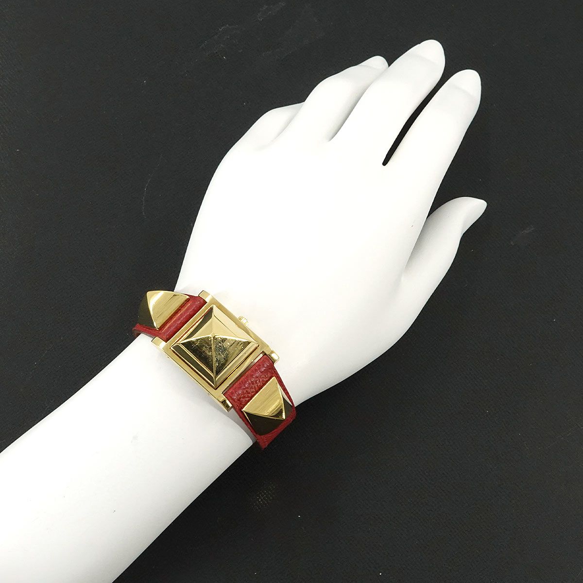 美品！　HERMES エルメス　メドール　ピラミッド　レディース腕時計 エルメス HERMES メドール ヴィンテージ レディース 腕時計 ピラミッド