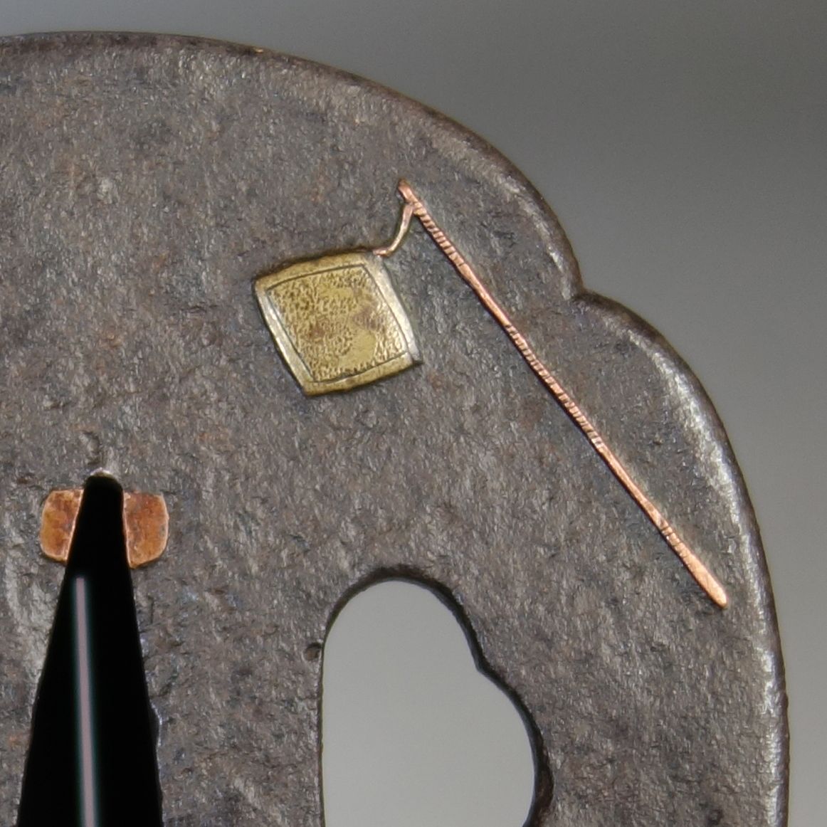 鍔 【 鉄地 象嵌 合戦道具図鍔 】 日本刀 刀装具 鐔 骨董 古美術