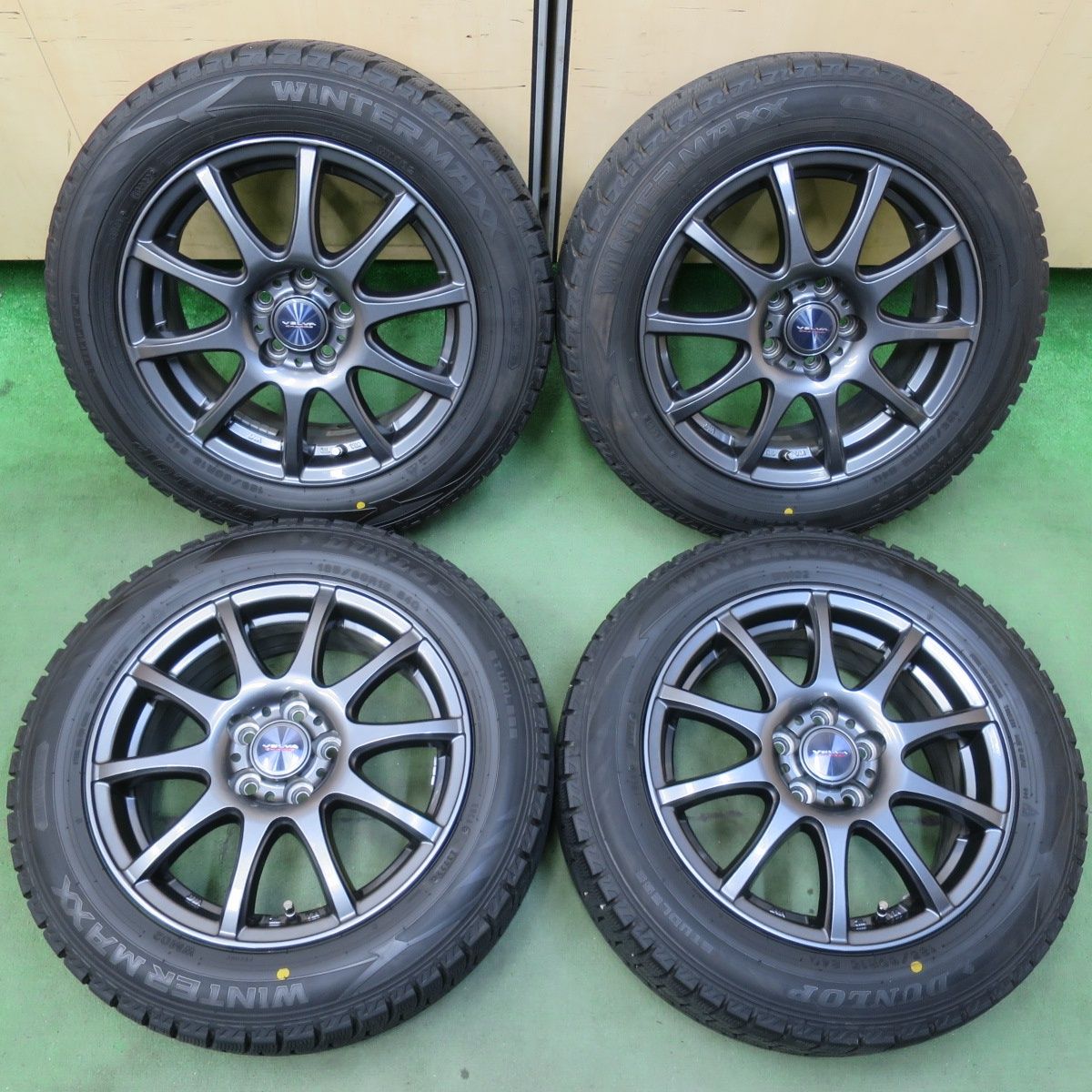 バリ溝！22年！キレイ！9.5分☆シエンタ 等 185/60R15 スタッドレス