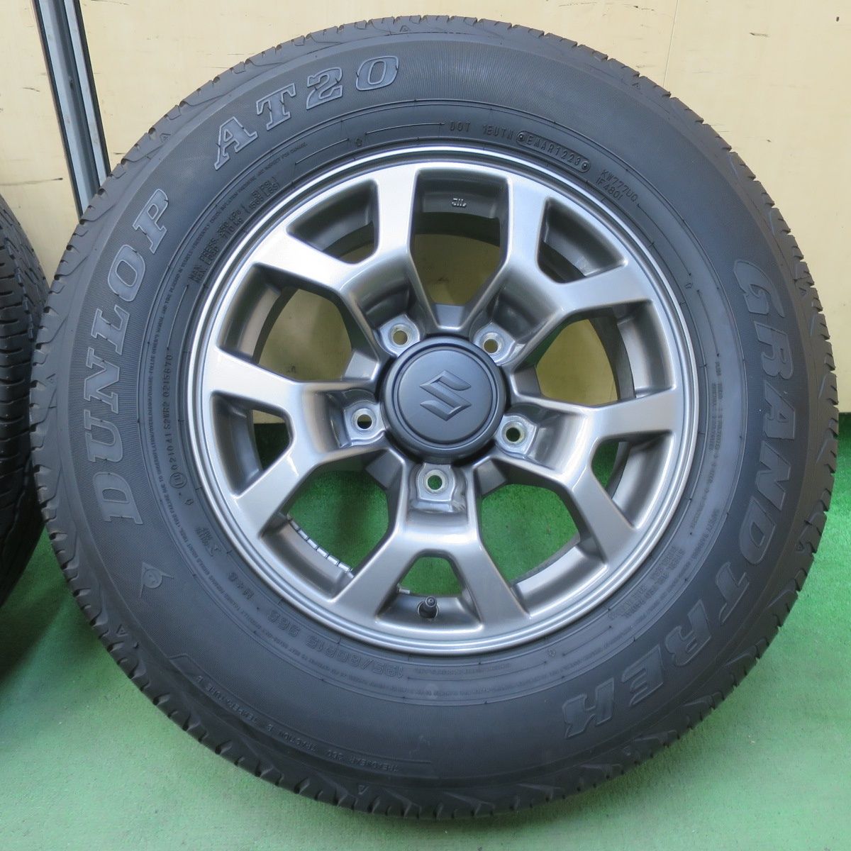 キレイ！23年☆スズキ ジムニー シエラ 純正 195/80R15 ダンロップ 