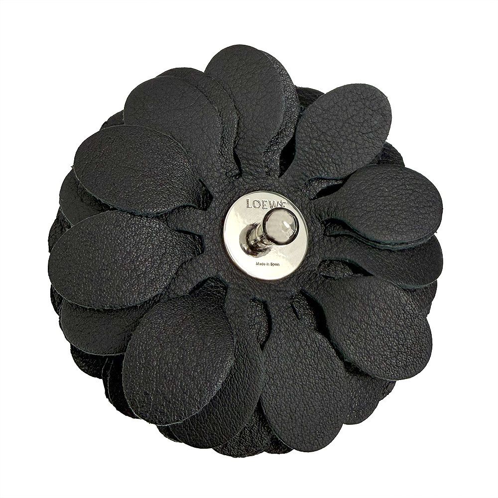 激レア！　ロエベ　LOEWE　フラワーチャーム　スタッド ロエベ スタッド フラワー チャーム チャーム - メルカリ