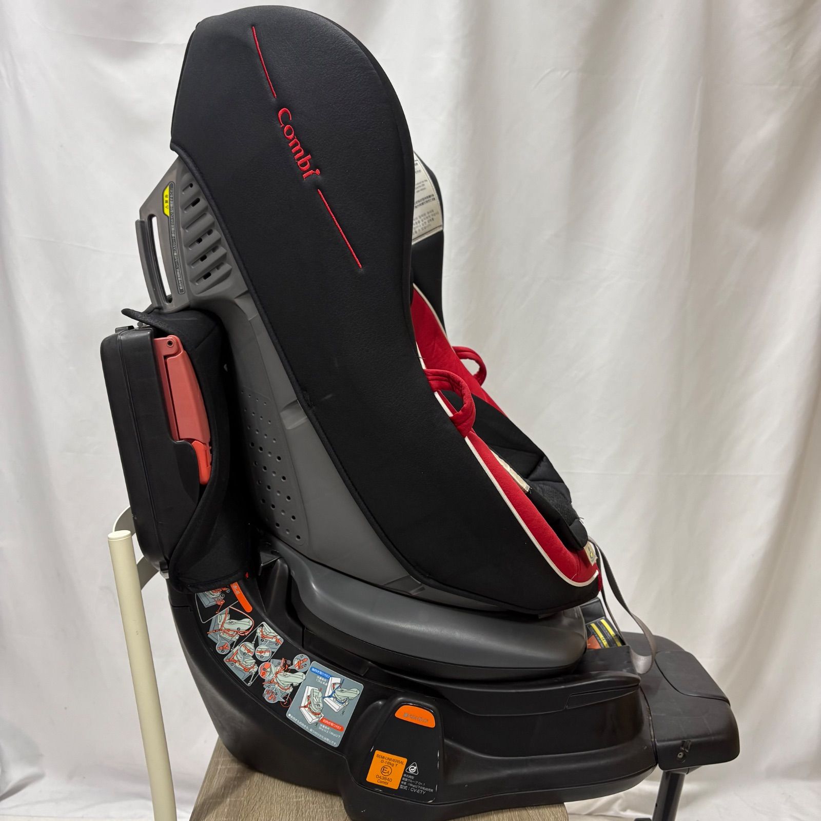 Combi コンビ ゼウスターン ユーロ チャイルドシート レッド ブラック