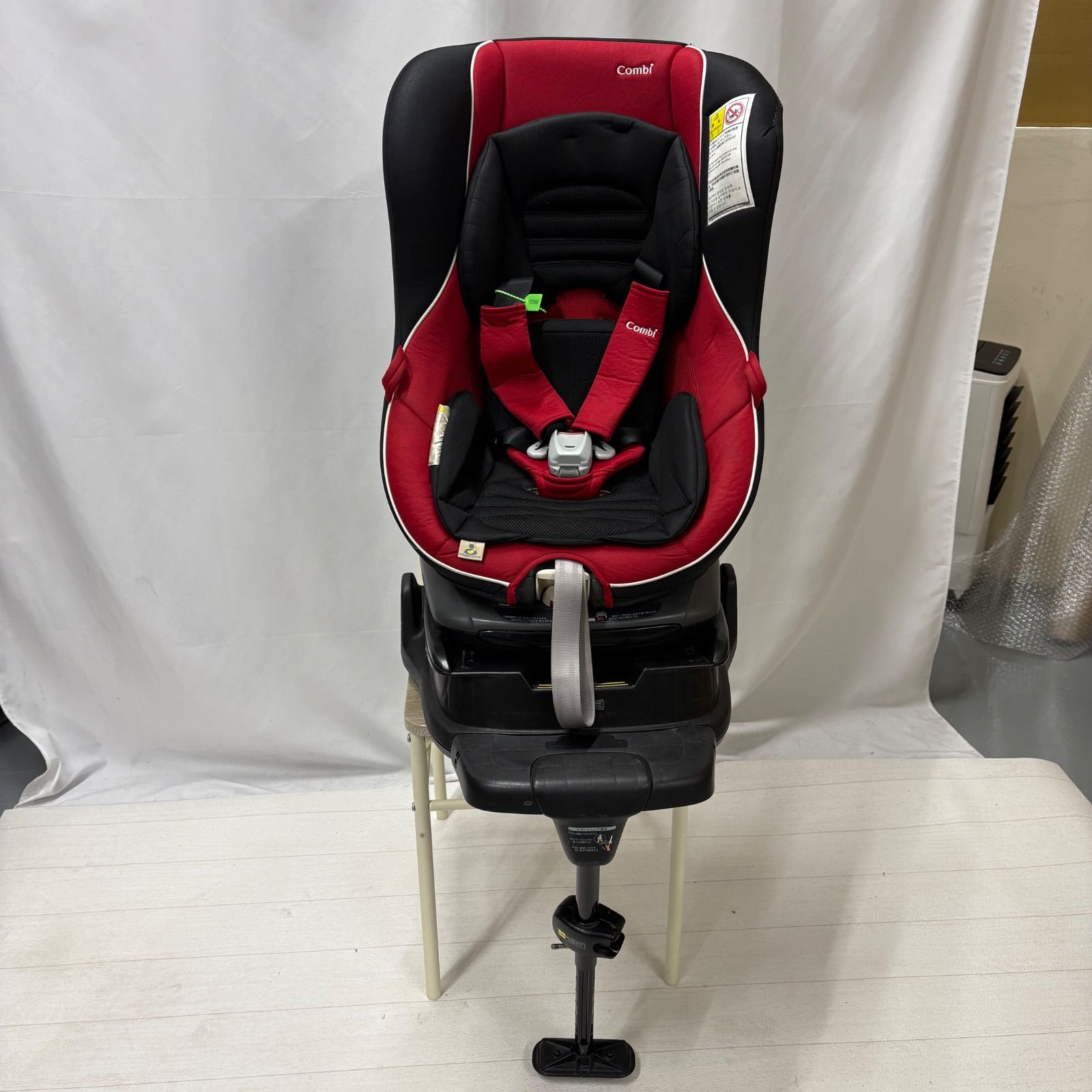 Combi コンビ ゼウスターン ユーロ チャイルドシート レッド ブラック