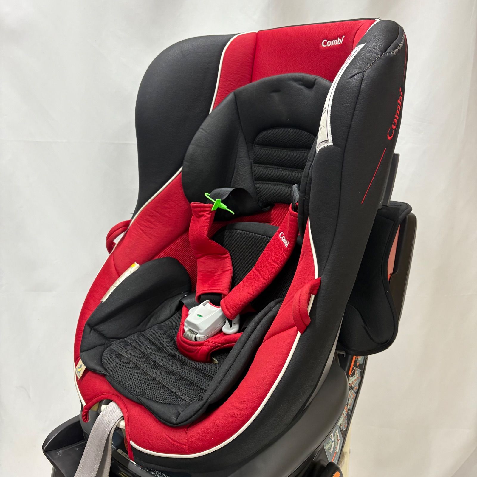 Combi コンビ ゼウスターン ユーロ チャイルドシート レッド ブラック