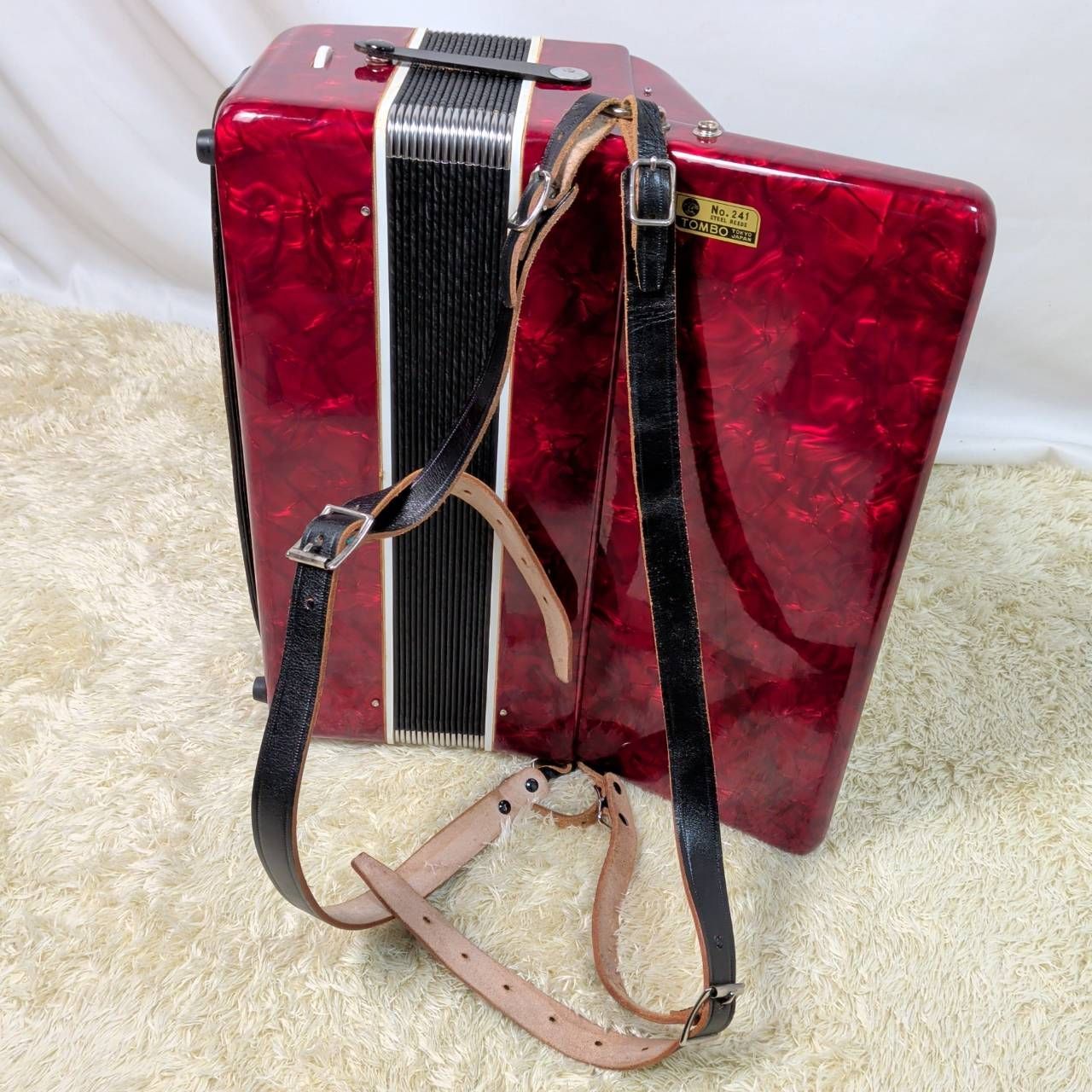 トンボ アコーディオン No.241 STEEL REEDS「ケース付き」 トンボ アコーディオン No.241 STEEL REEDS「ケース付き」 トンボ