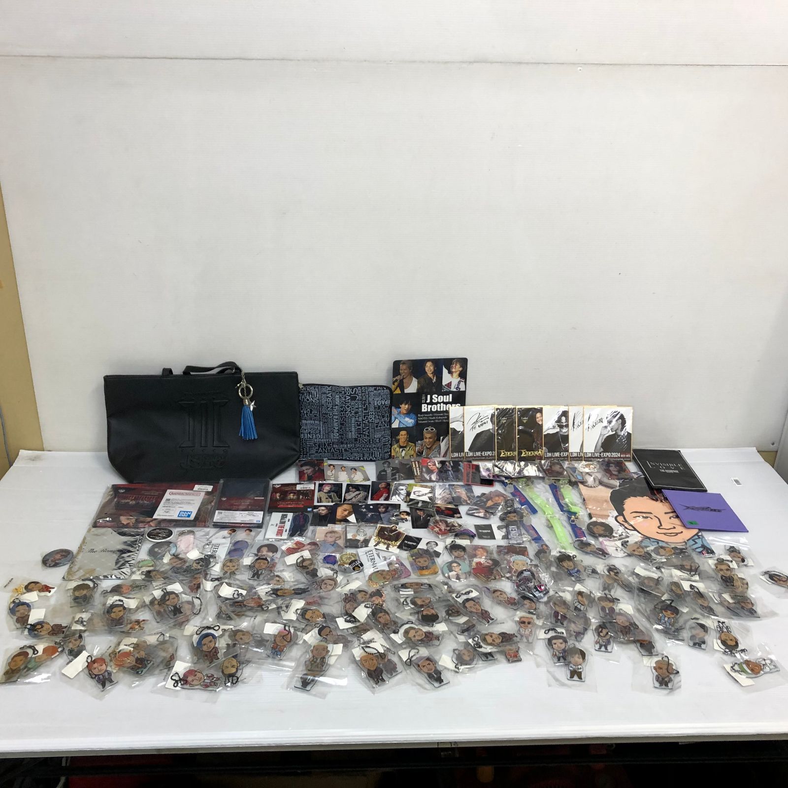 △LDH アーティスト グッズ大量まとめ（三代目、GENE 他） ジャンク品