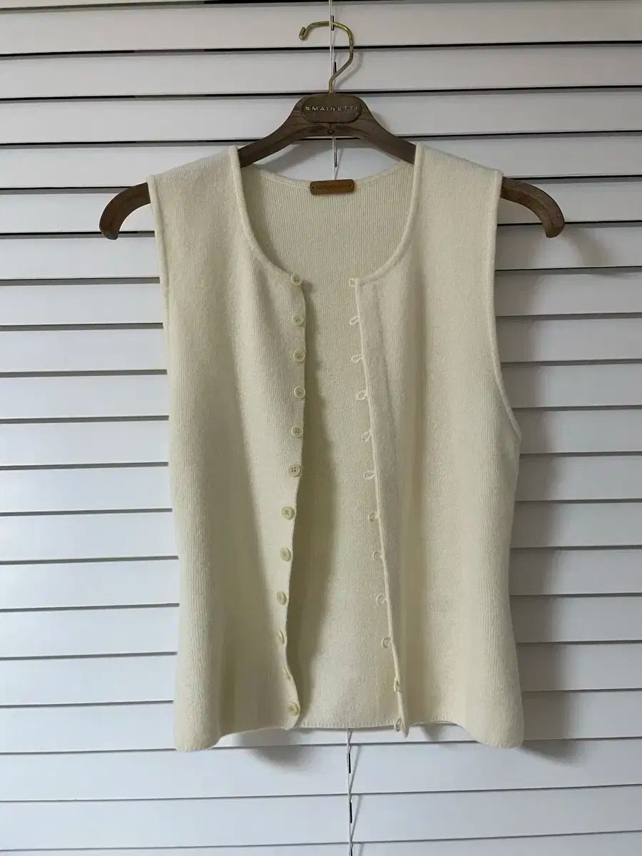 nest Robe 未使用 01234-1002  ペルーニットポップコーンケーブルベスト 定価26400円  ベスト ライトブルー レディース ネストローブ【中古】5-1101T∞ nest Robe 未使用 01234-1002 ペルーニットポップコーンケーブルベスト