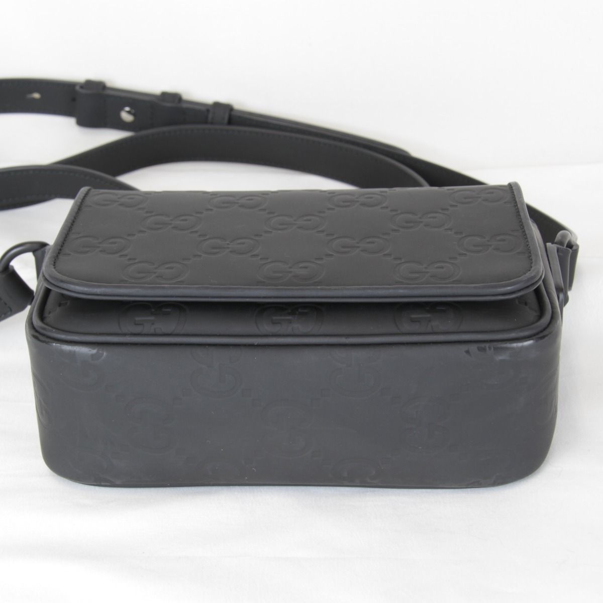 【価格改定】美品『USED』GUCCI【グッチ】 794062・1147 GGラバーエフェクト スパーミニバッグ ショルダーバッグ ブラック レディース 箱/袋有 美品『USED』GUCCI【グッチ】 794062・1147 GGラバーエフェクト スパー