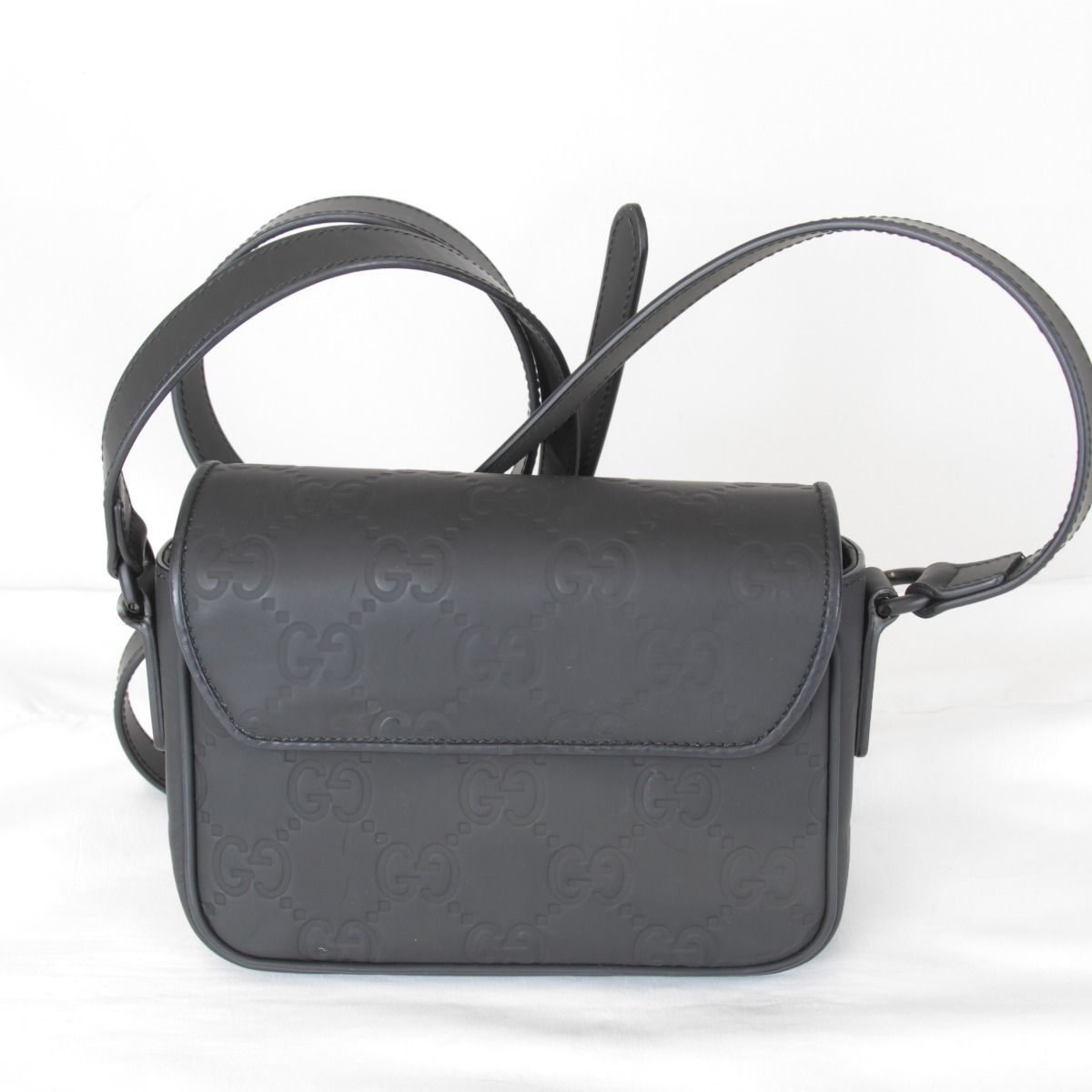 【価格改定】美品『USED』GUCCI【グッチ】 794062・1147 GGラバーエフェクト スパーミニバッグ ショルダーバッグ ブラック レディース 箱/袋有 美品『USED』GUCCI【グッチ】 794062・1147 GGラバーエフェクト スパー