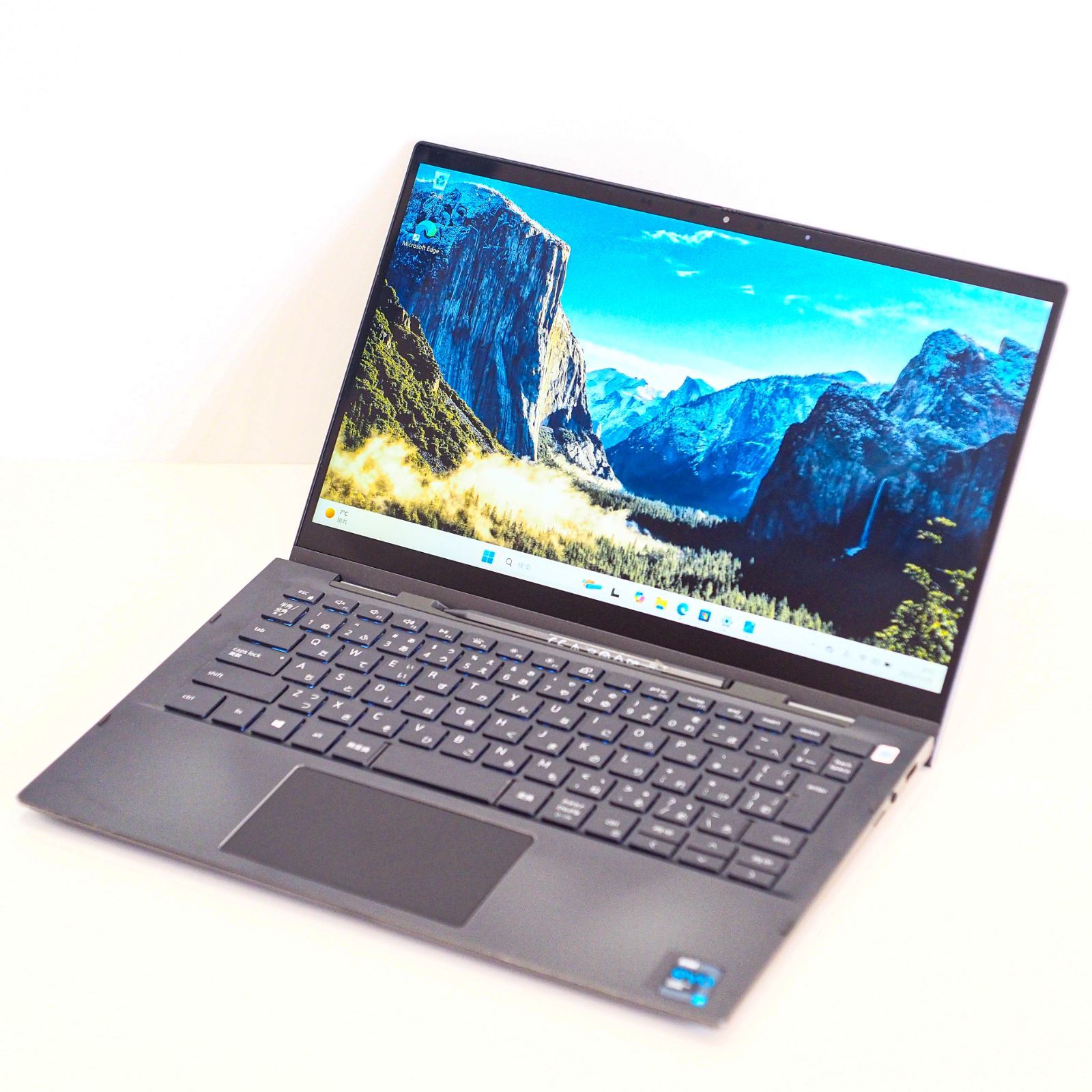 DELL Inspiron 13 2-in-1、i7-1165G7、16 GBメモリ、13.3インチ UHD