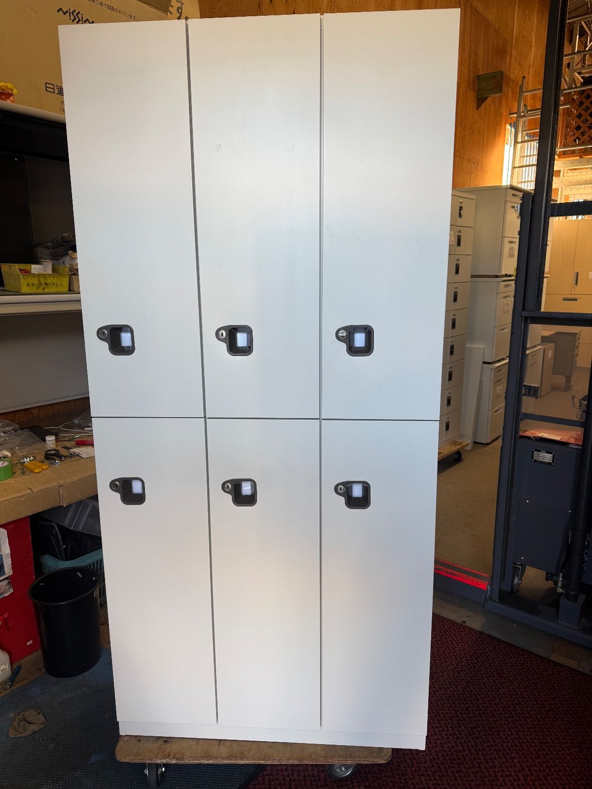 在庫あり 引き取り希望 6人用ロッカー 鍵付き 幅90 奥51.5 高さ190cm