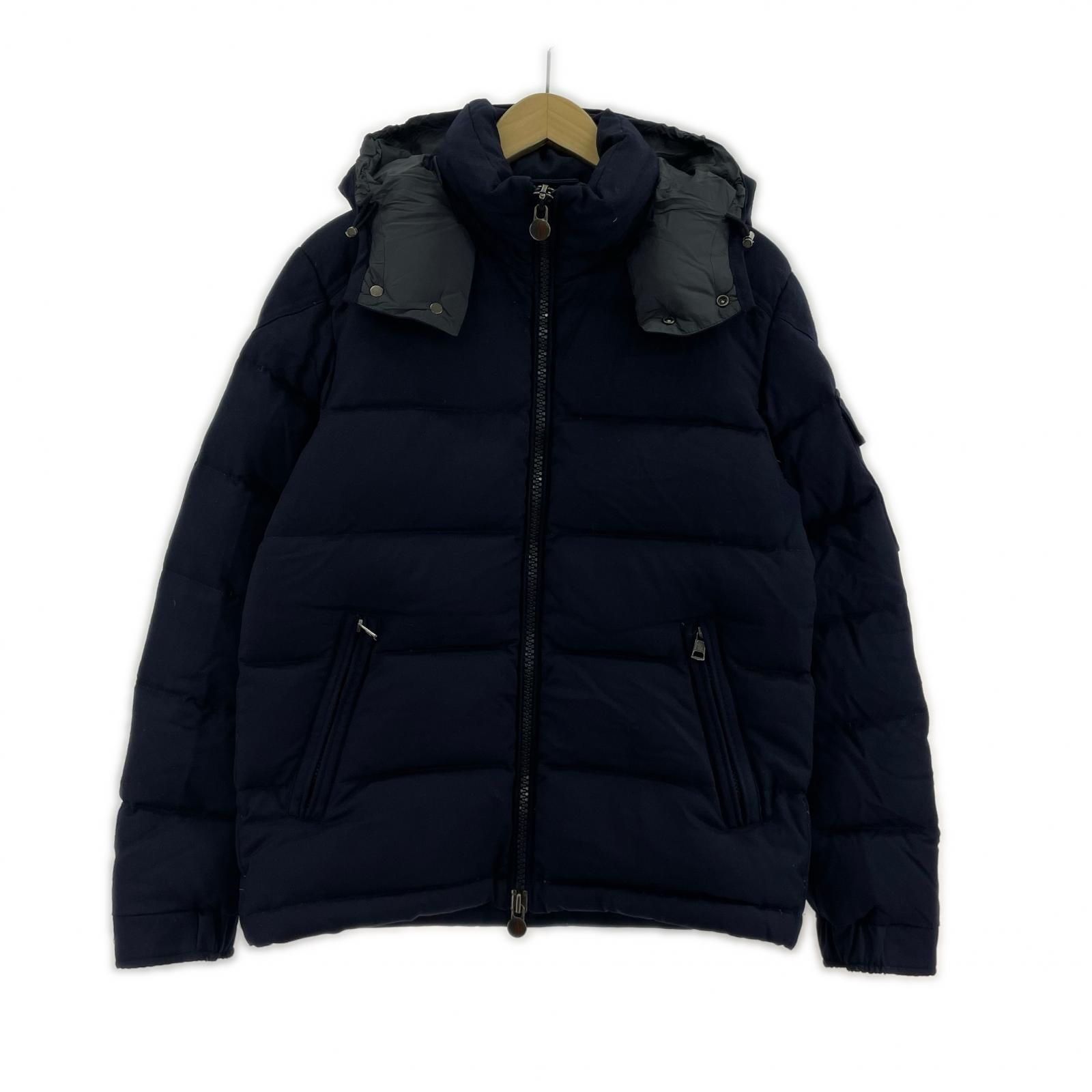 MONCLER ダウンジャケット - メルカリ