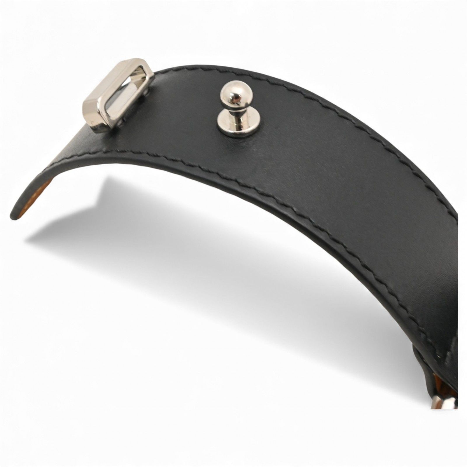 ロエベ ゲート レザーブレスレット ブラック Bランク lo6916cd - メルカリ