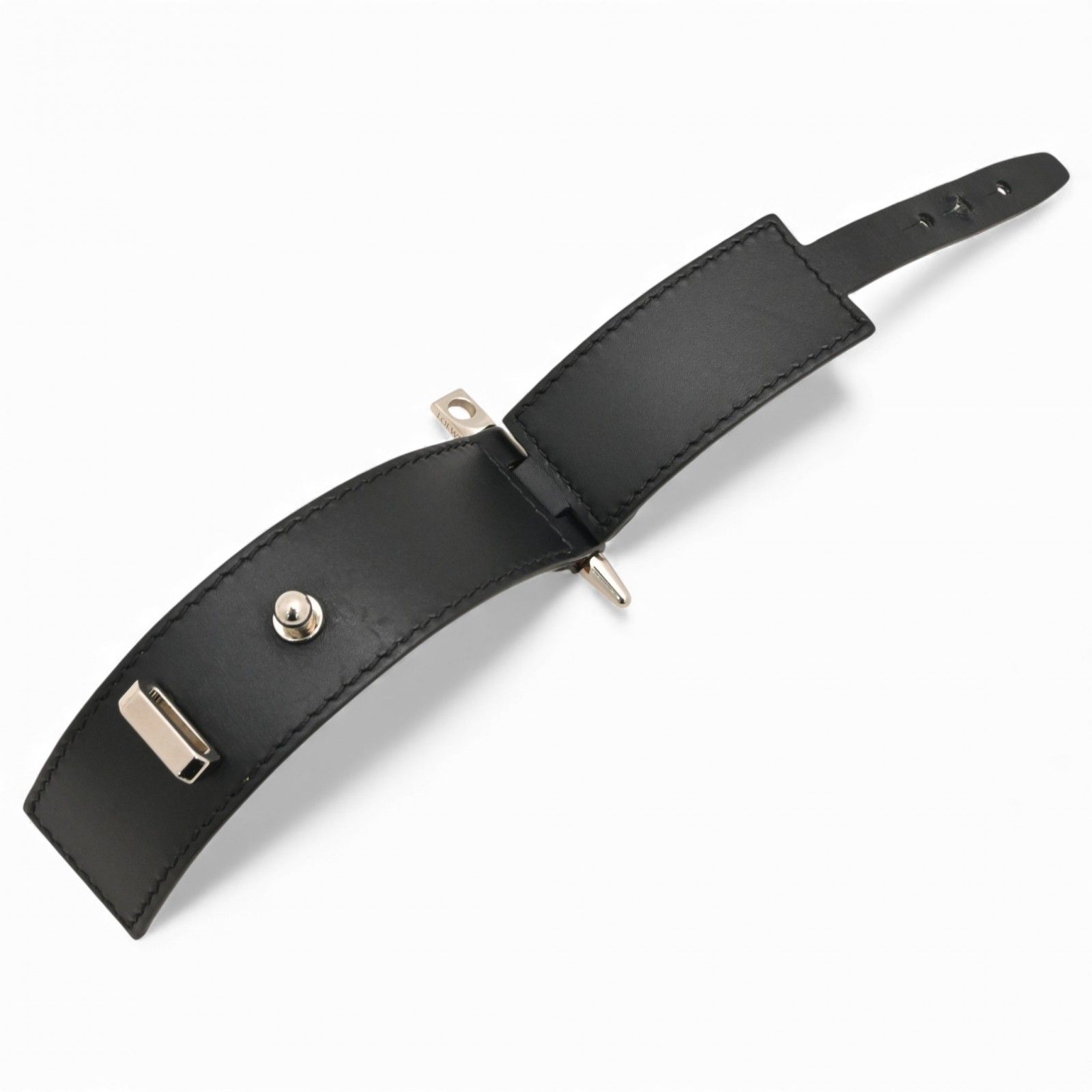 ロエベ ゲート レザーブレスレット ブラック Bランク lo6916cd - メルカリ