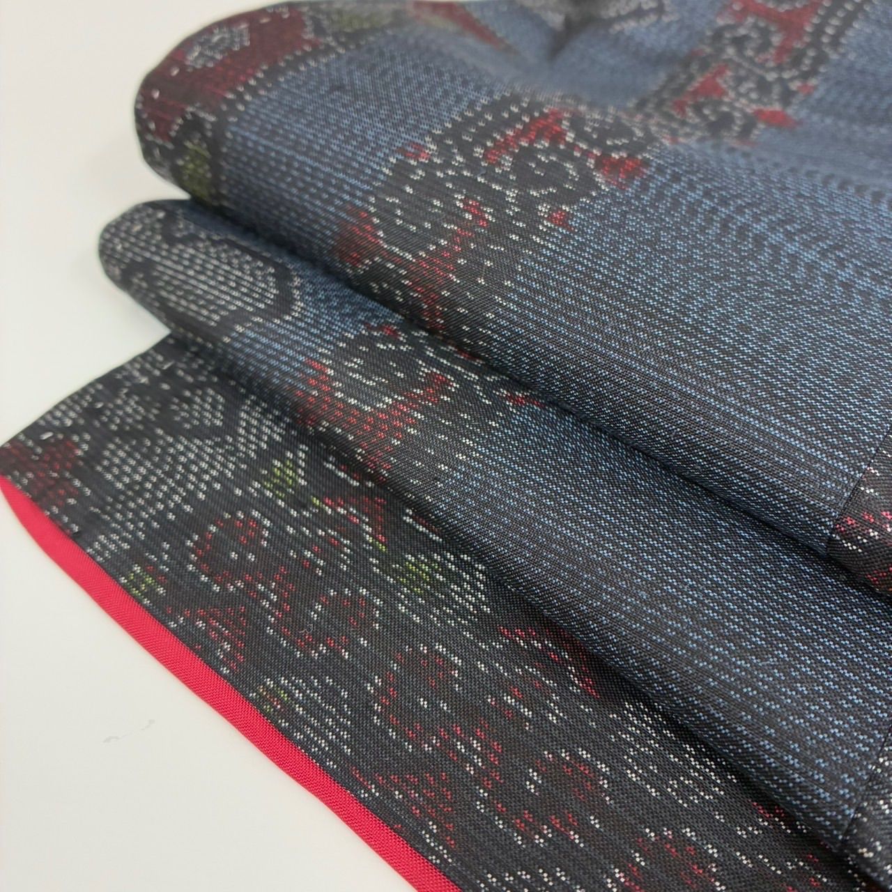 本場大島紬 泥藍染 素敵な絣柄 正絹 着物 MK-1307 - メルカリ